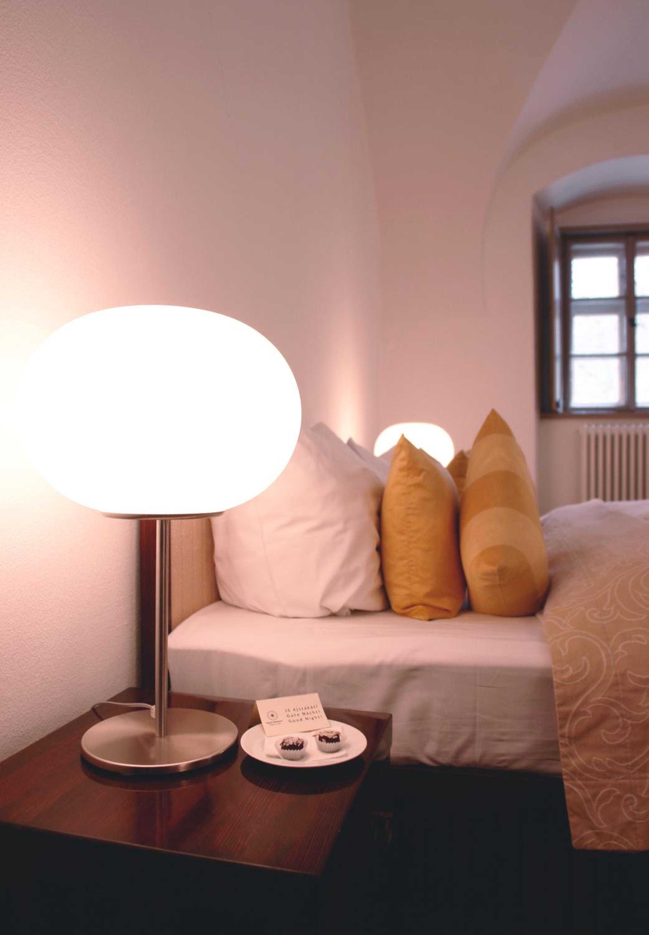Suite - Photo 1