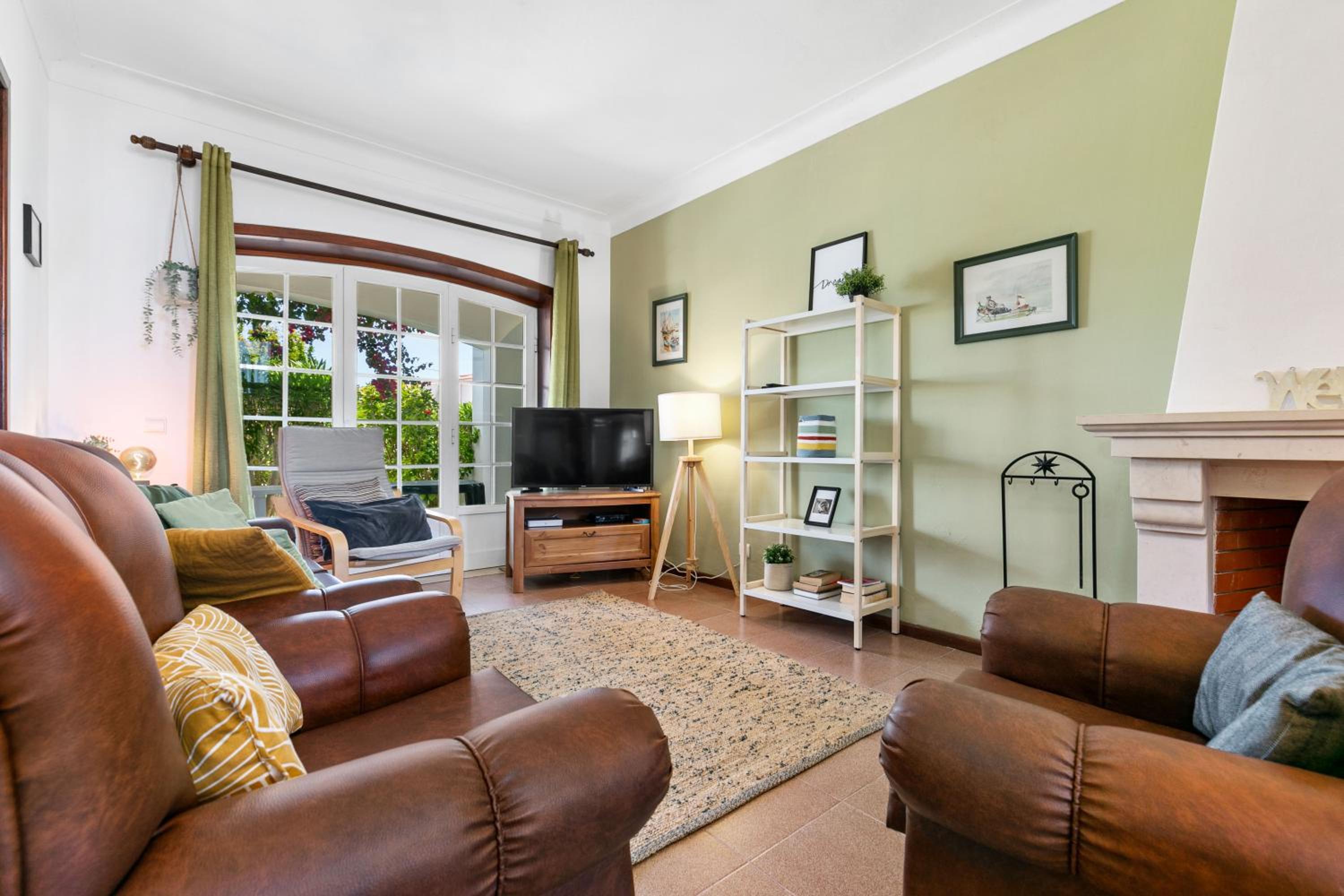 Three-Bedroom House photo 1
