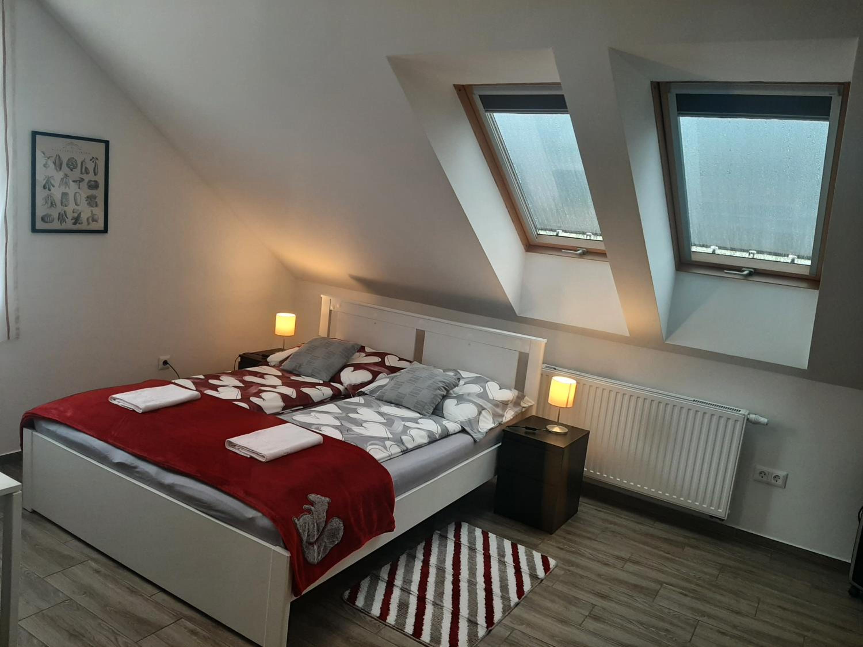 Double Room with Private Bathroom - Photo 8