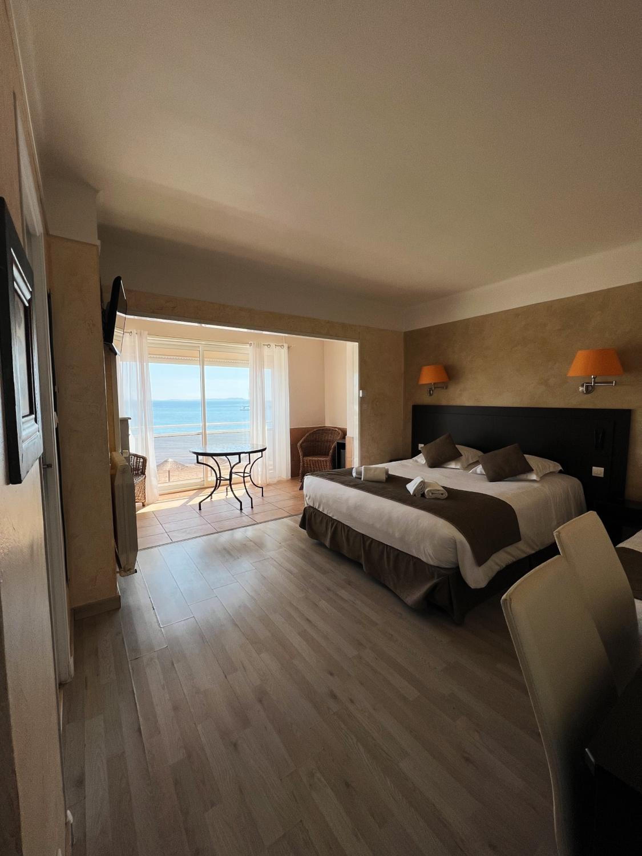 Superior room with sea view photo 3