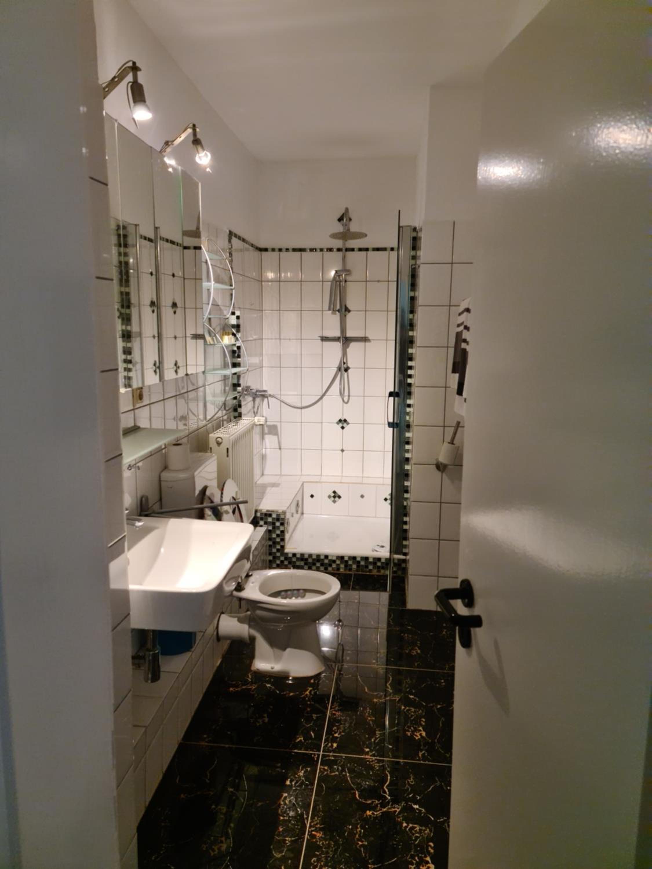 Apartment photo 2
