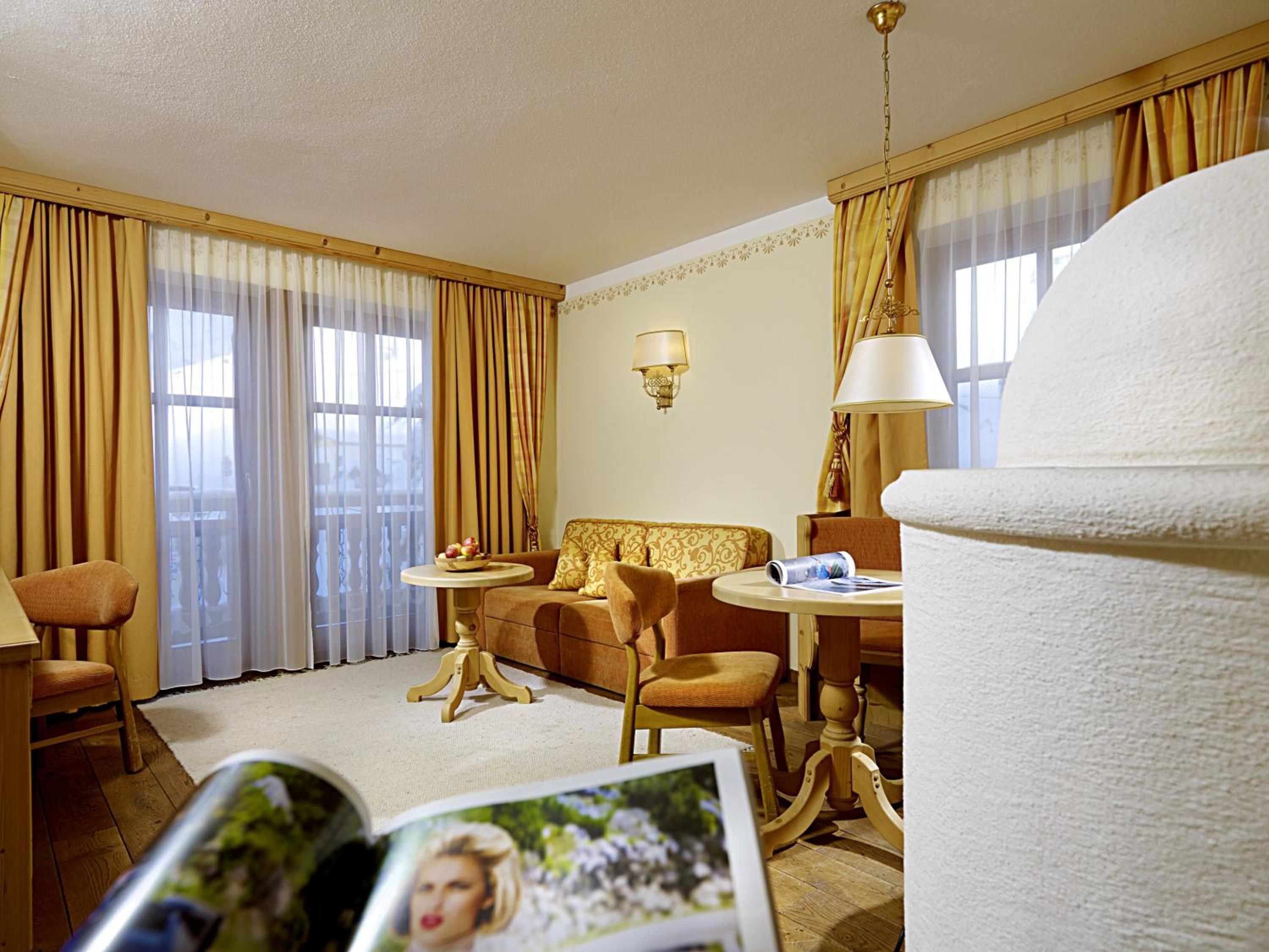 Suite - Photo 1