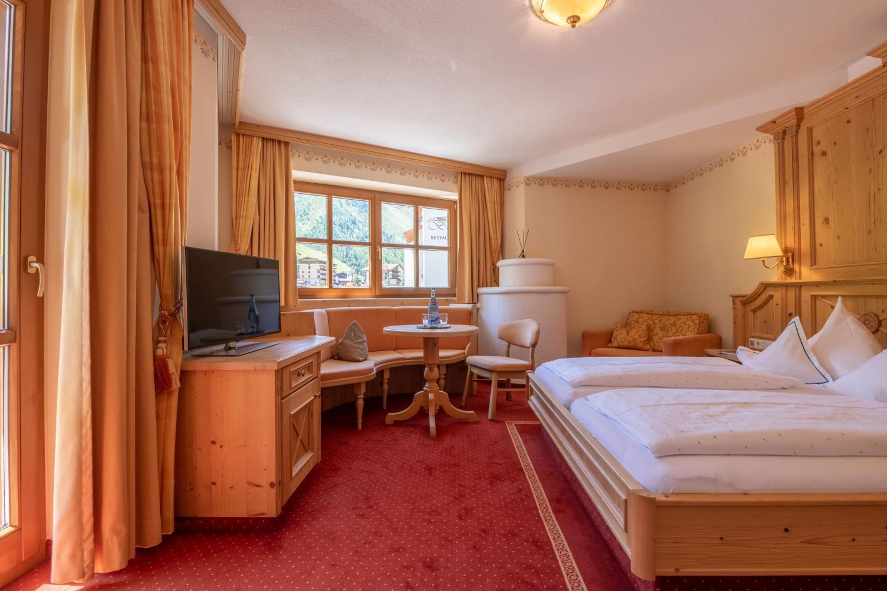 Double Room with Balcony - Photo 1