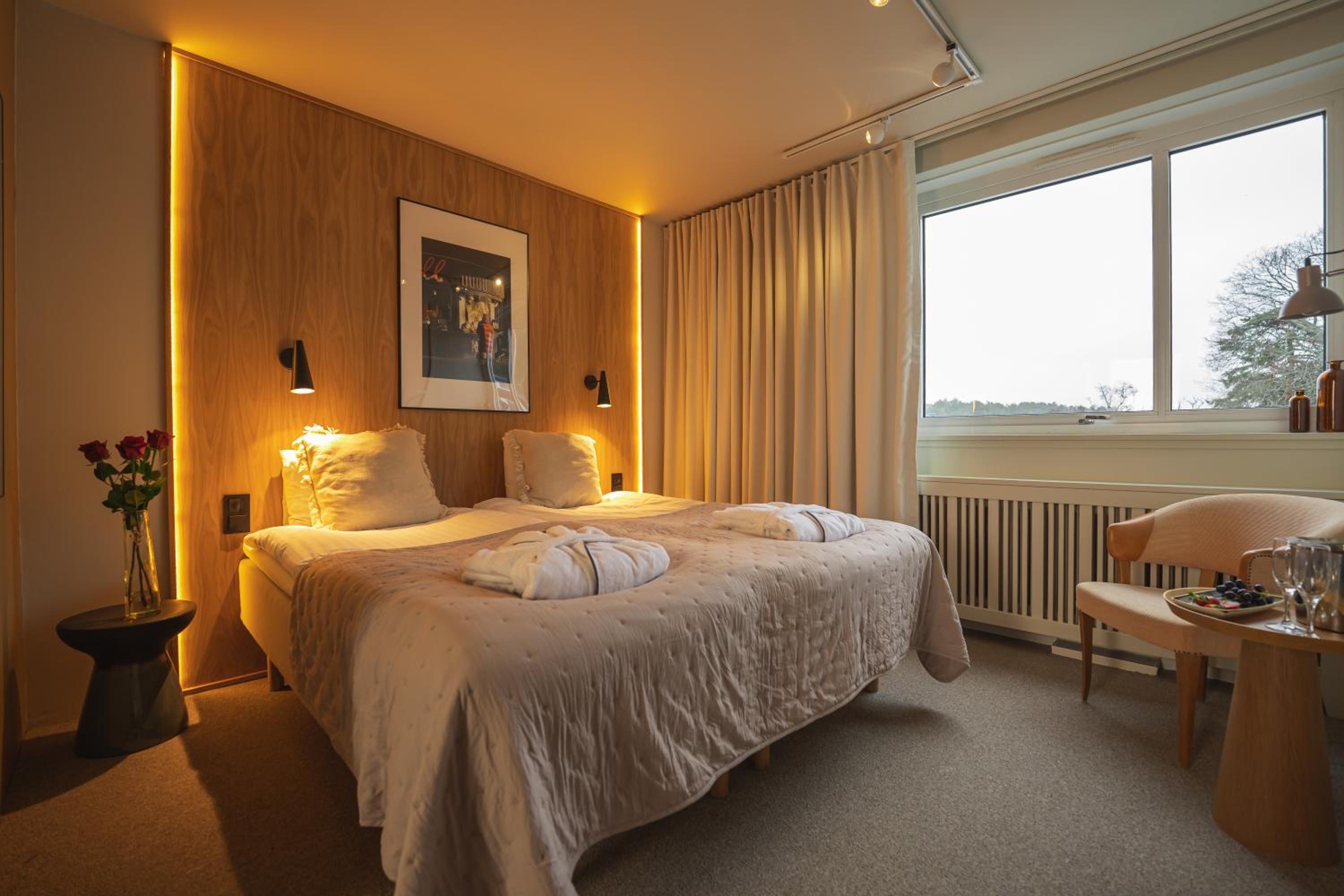 Standard Double Room with Two single Beds - Spa Access Included