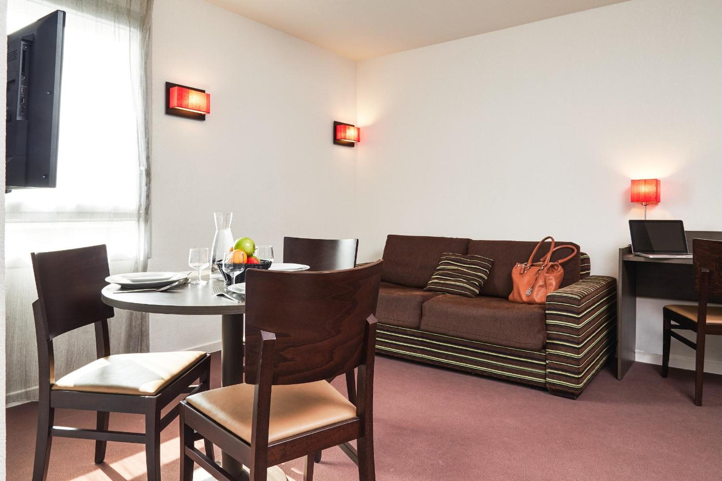 One-Bedroom Apartment - Photo 5
