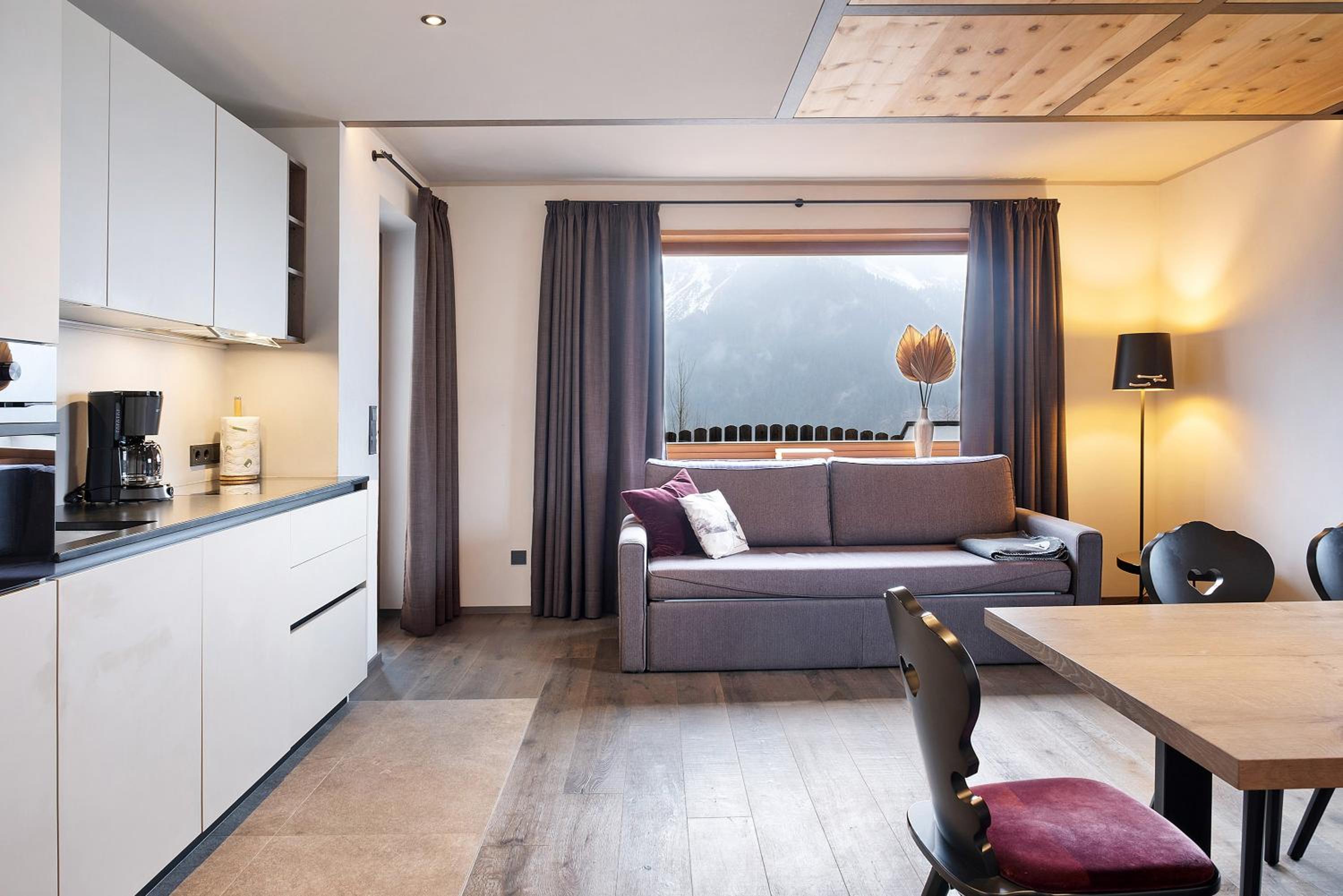 Two-Bedroom Deluxe Apartment with Garden View photo 1