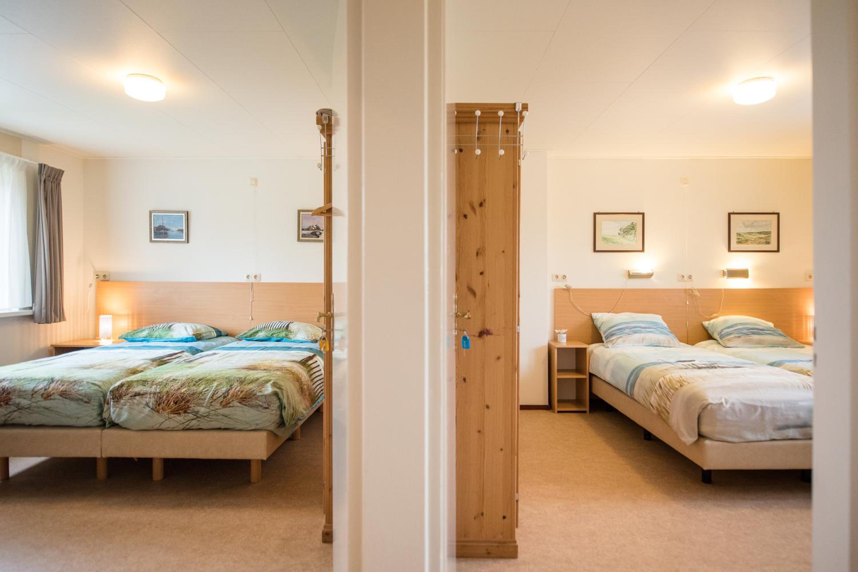 Double Room with Shared Shower and Toilet photo 3