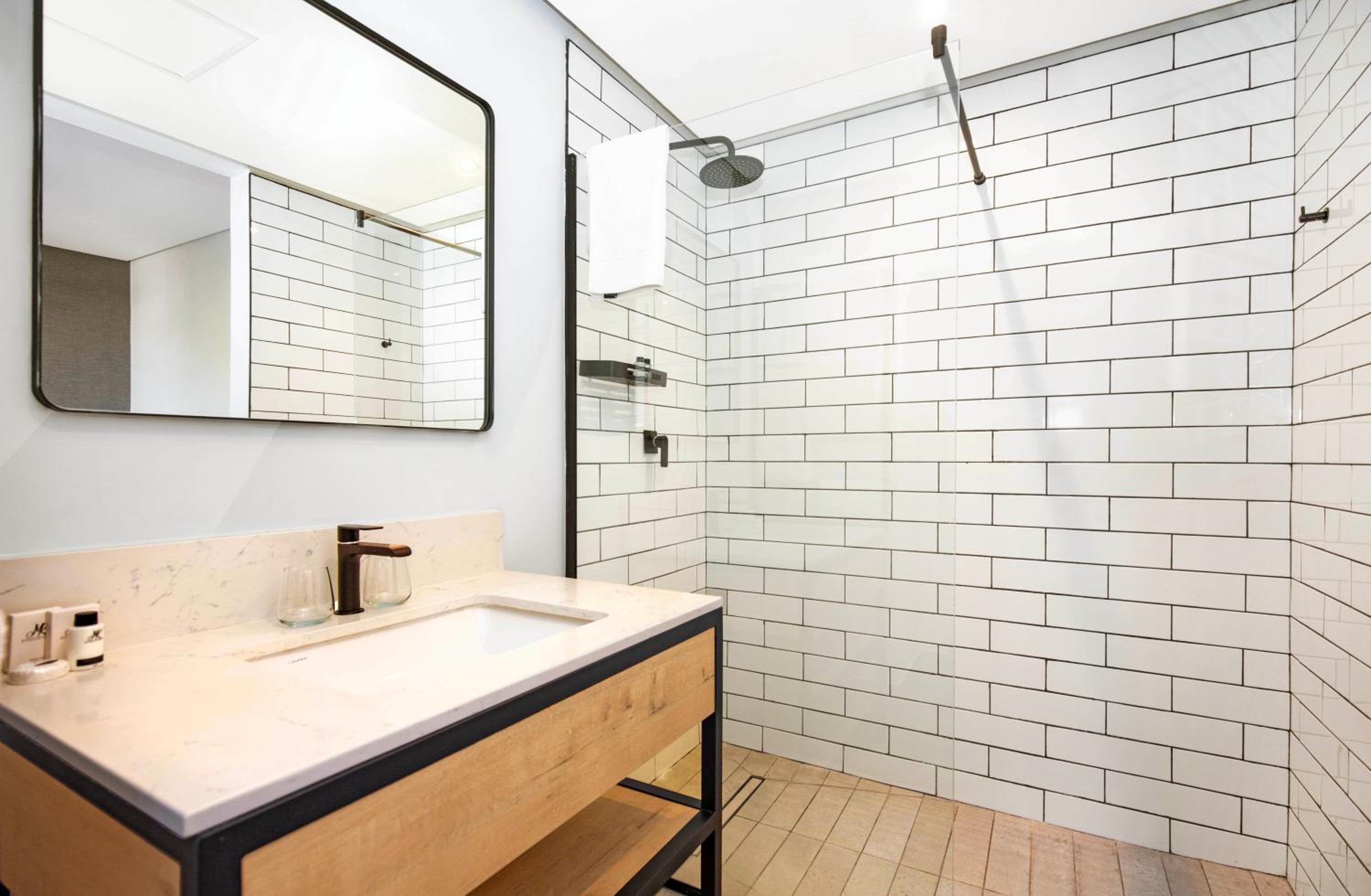 Standard Double Room - Photo 16