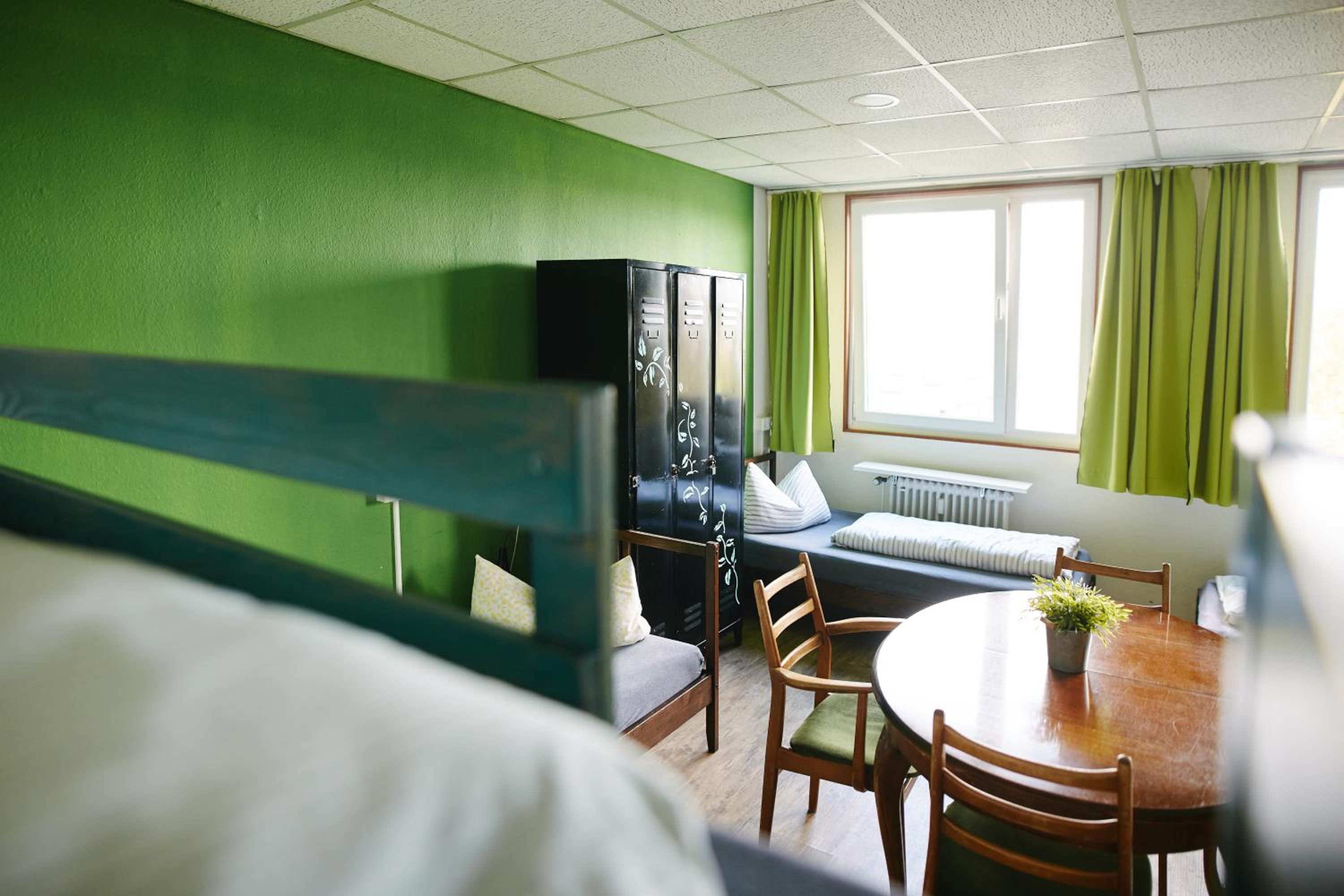 Bed in 6-Bed Dormitory Room with Shared Bathroom photo 2