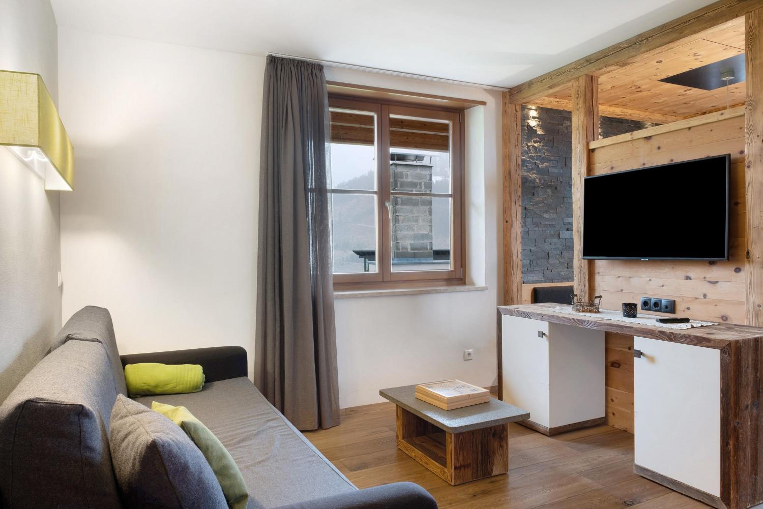 One-Bedroom Apartment with Garden View