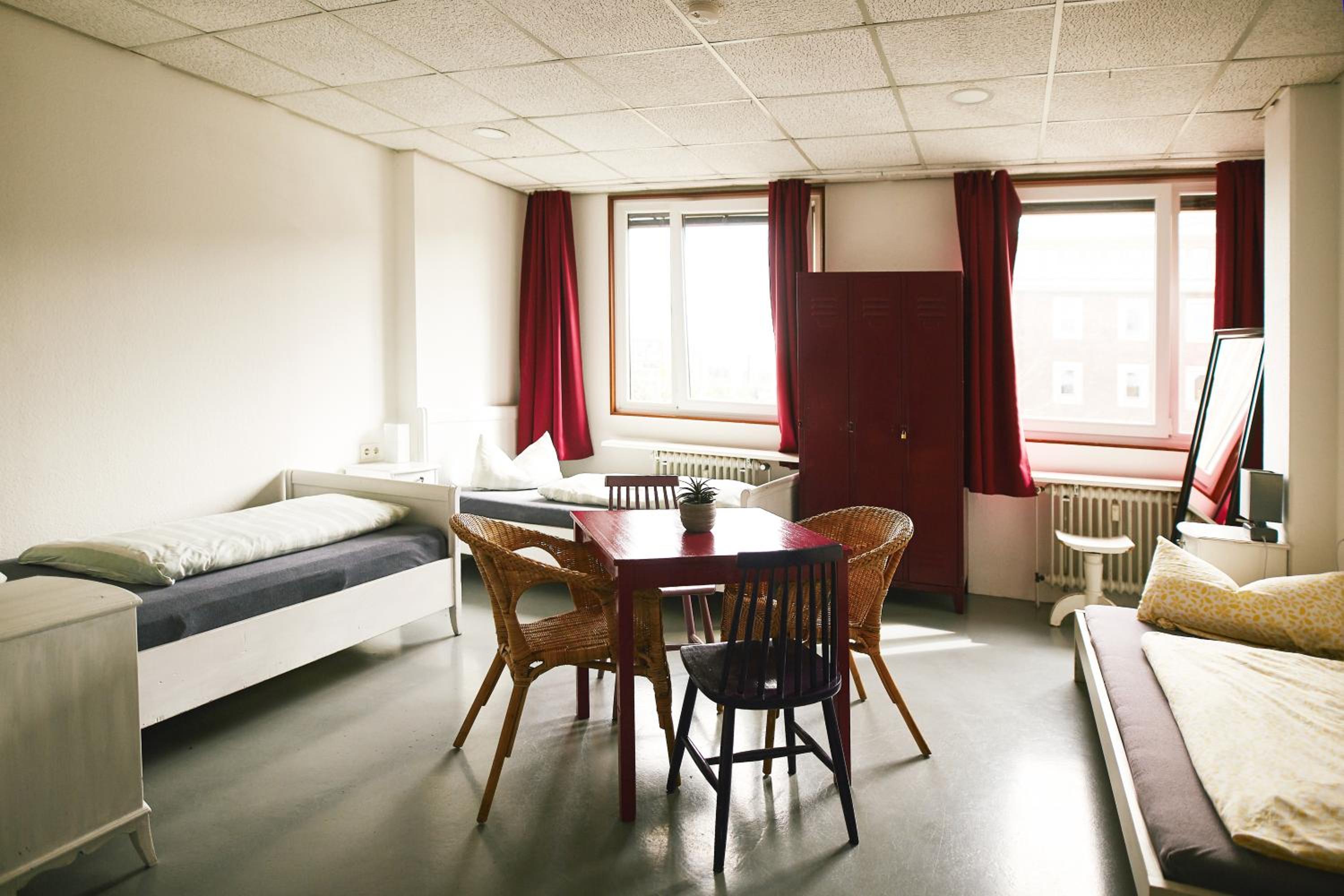 Bed in 6-Bed Female Dormitory Room photo 2