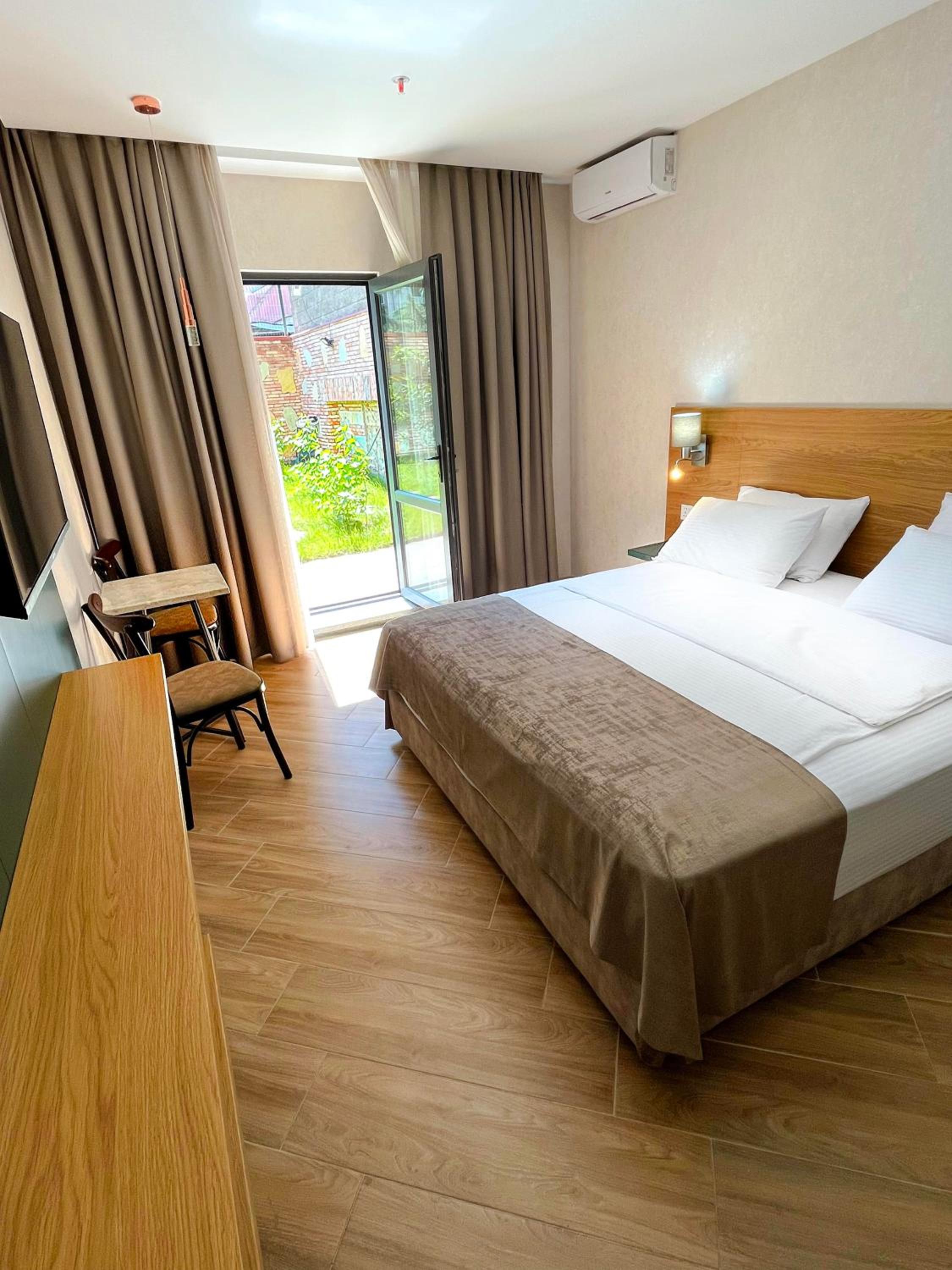 Deluxe Double or Twin Room with Garden View - Photo 1