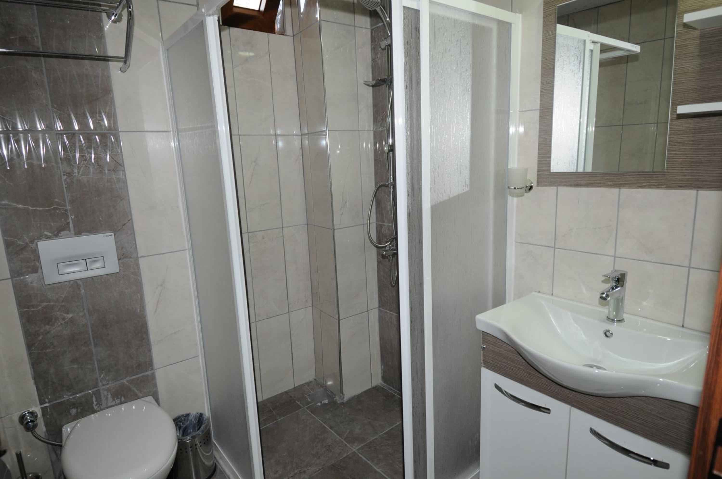 Double Room - Photo 8