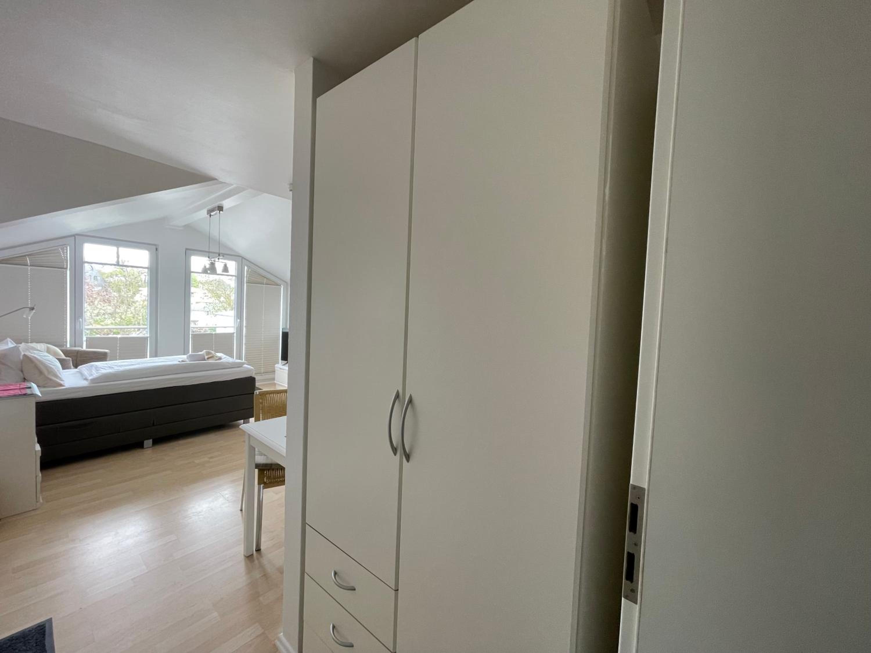 One-Bedroom Apartment photo 2