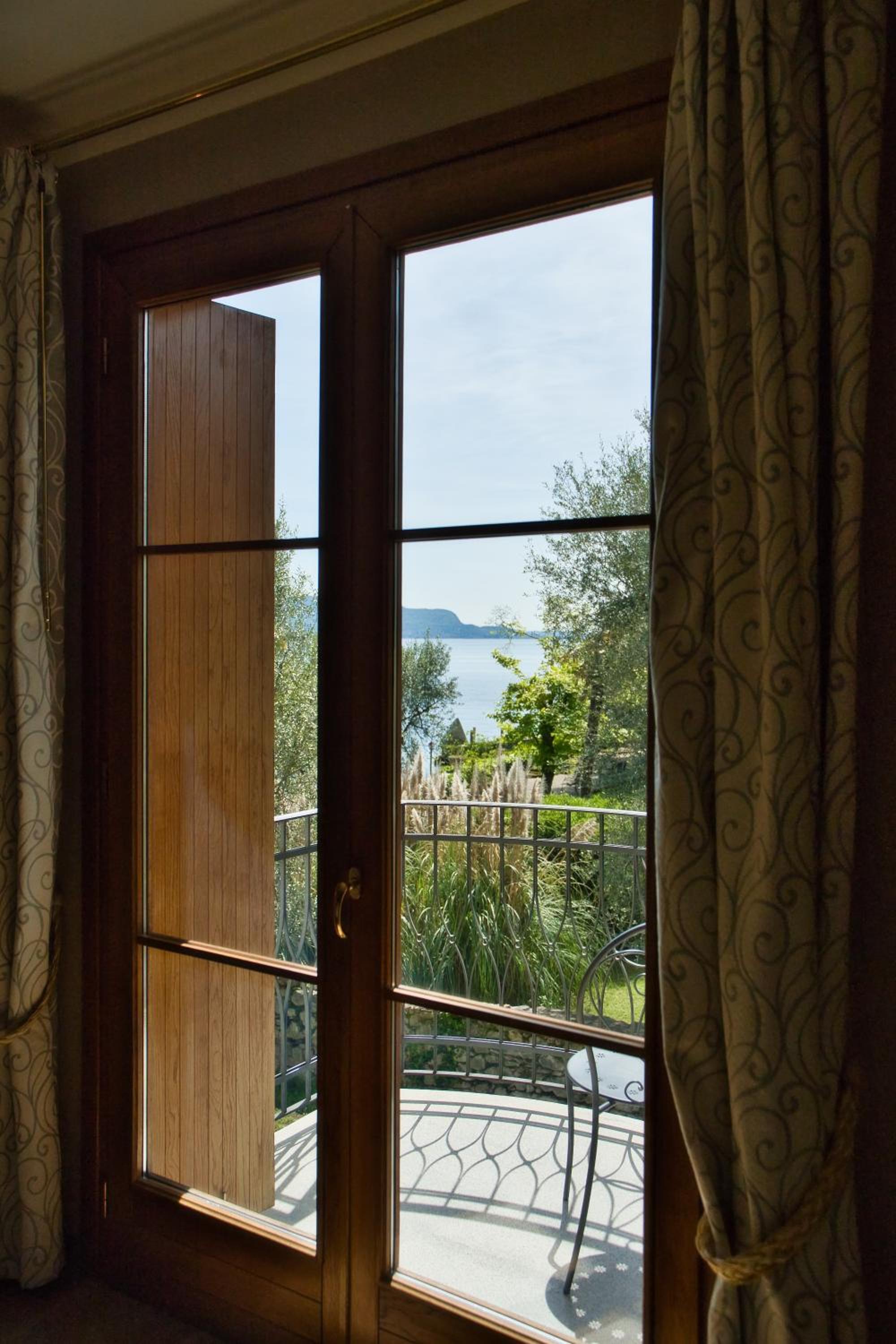 Superior Double Room with Balcony - Photo 4
