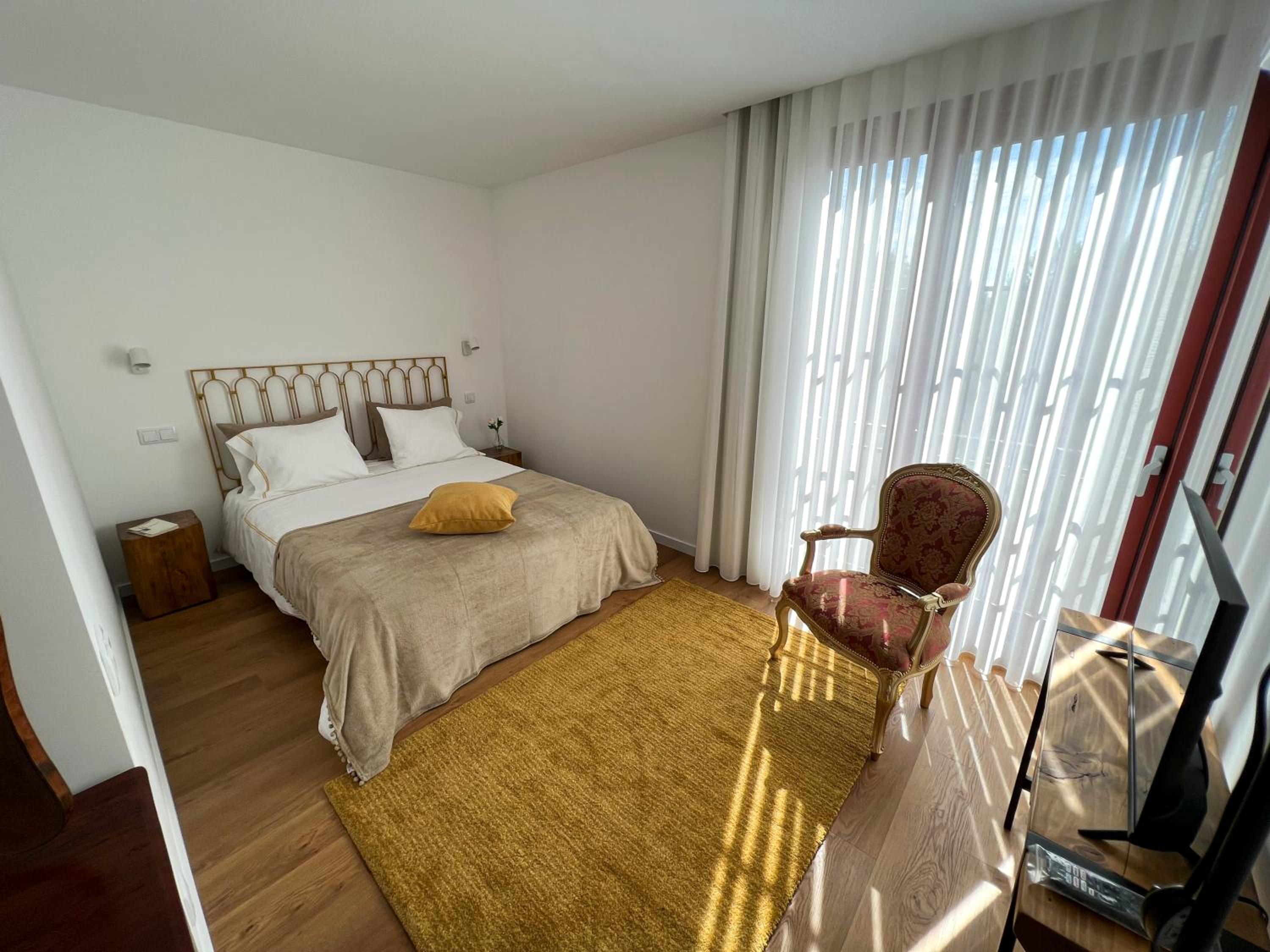 Double Room with Garden View - Photo 3