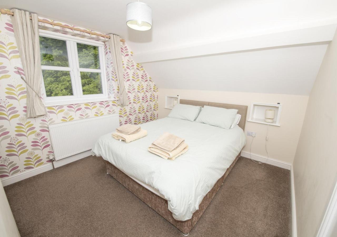 Two-Bedroom House photo 2