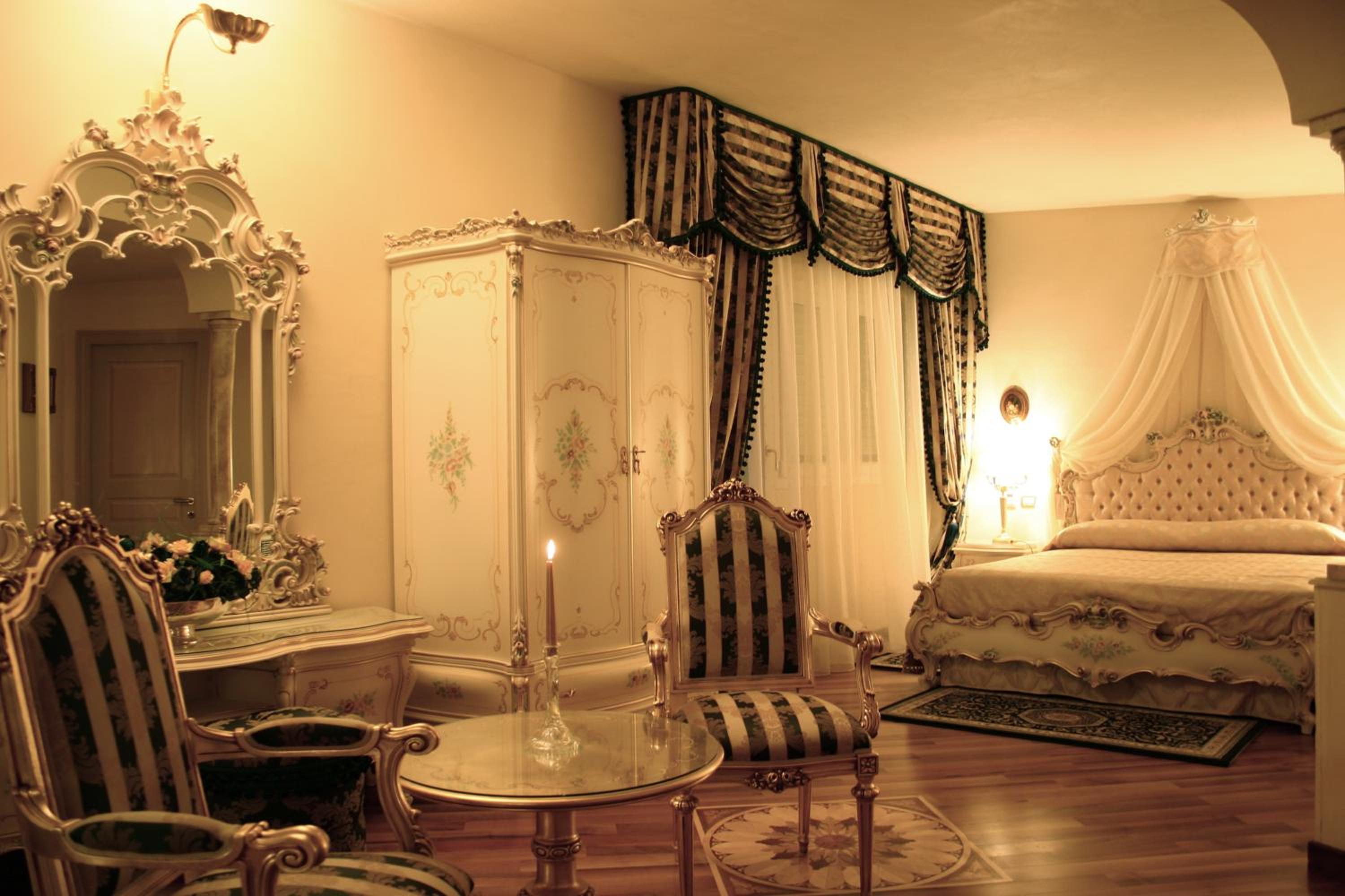 Michelangelo Suite (3 Adults) - Photo 8