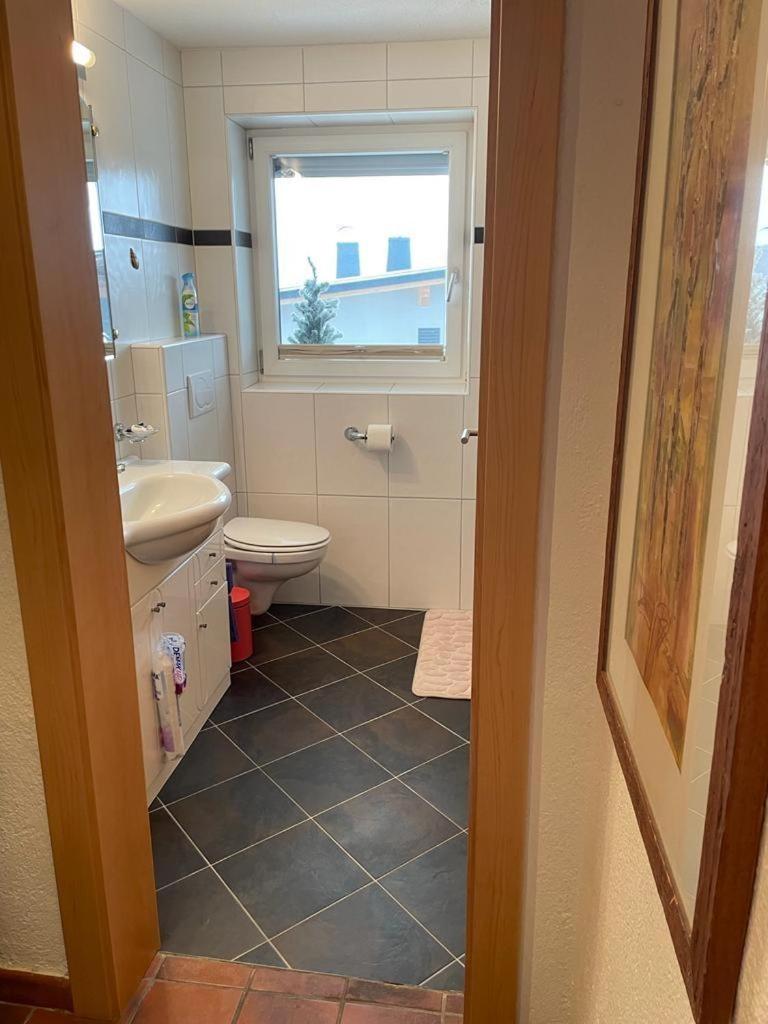 One-Bedroom Apartment with Shower photo 2