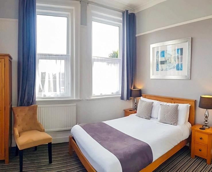 Standard Double Room - Photo 8