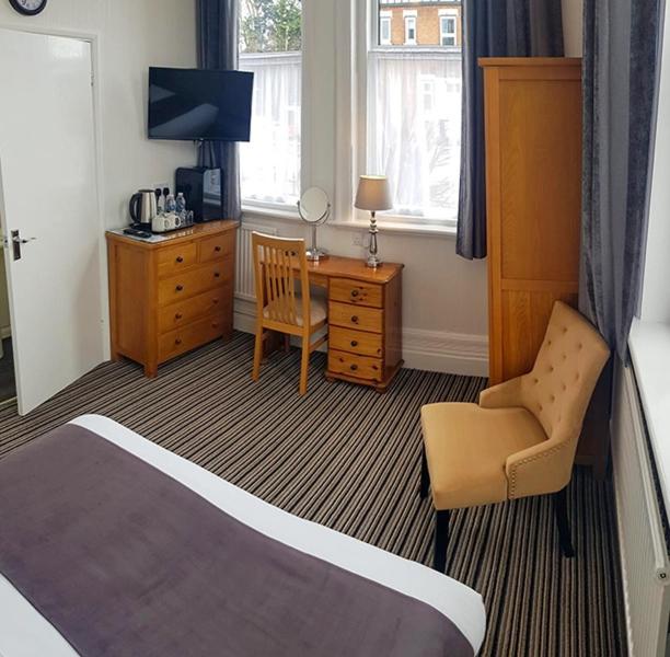 Standard Double Room - Photo 6