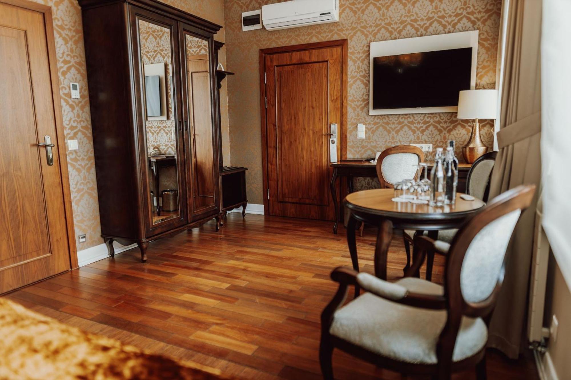 Double Room with Double bed - Photo 1