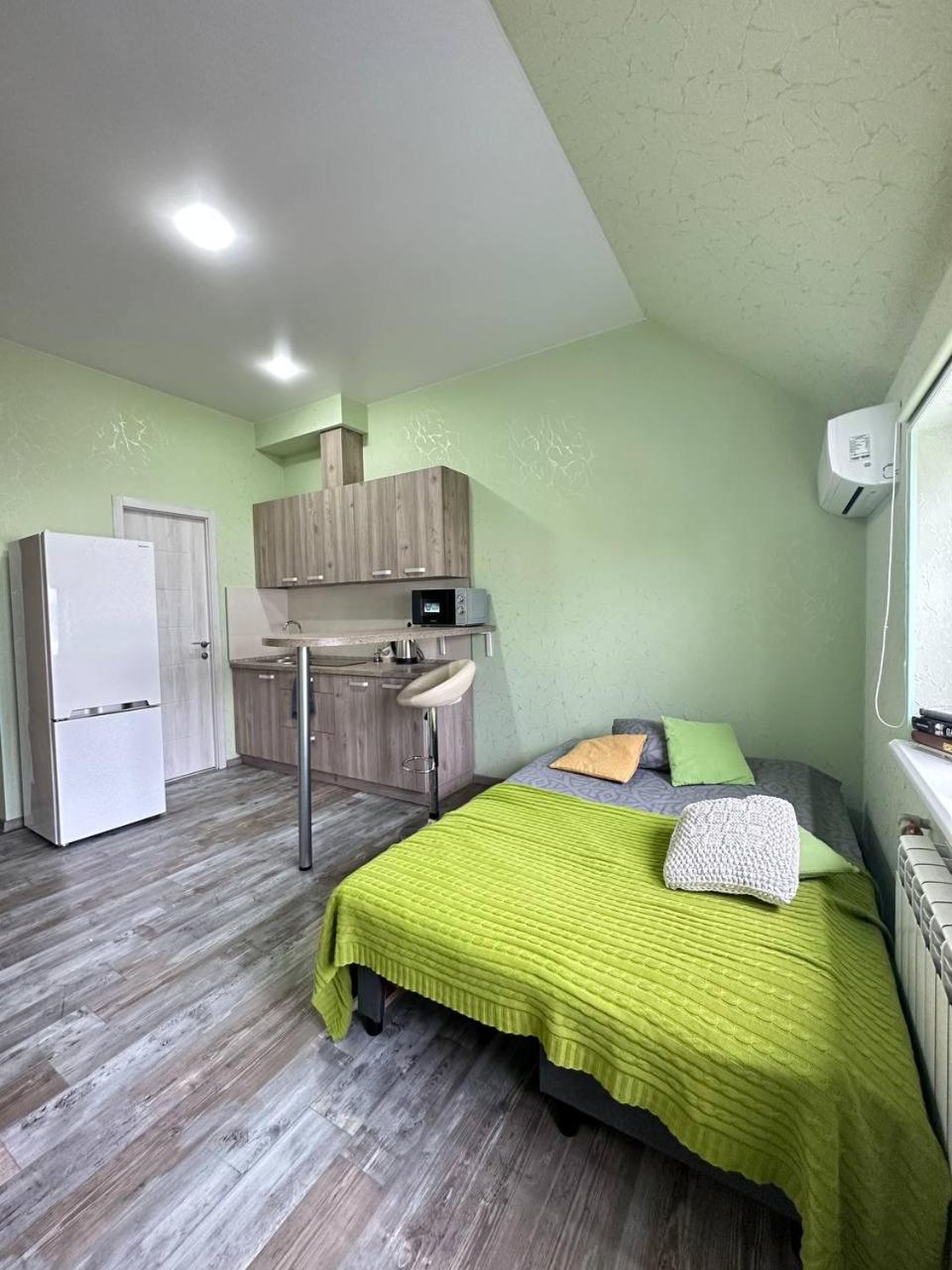 One-Bedroom Apartment photo 2