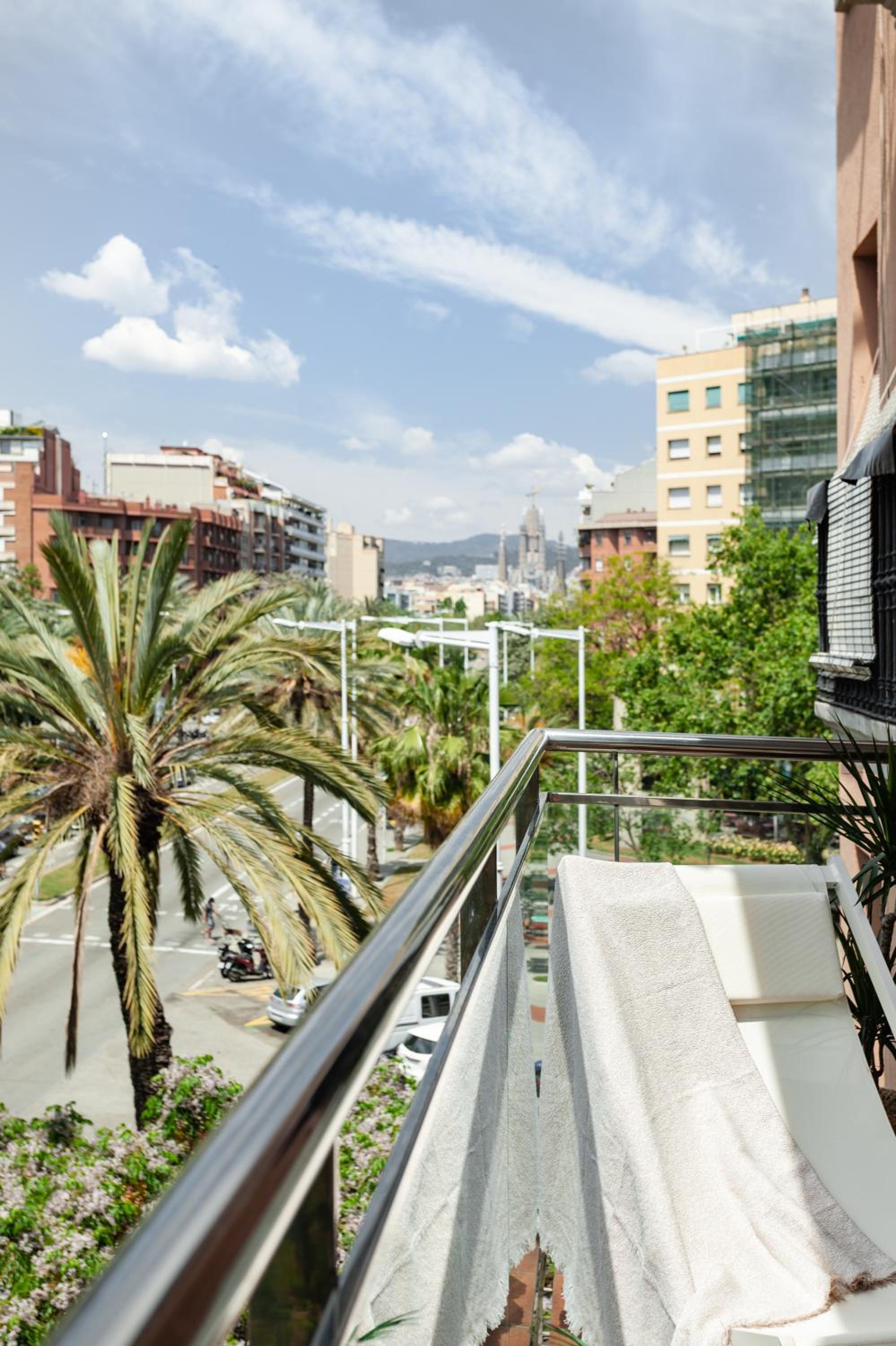 Two-Bedroom Apartment with Balcony photo 2