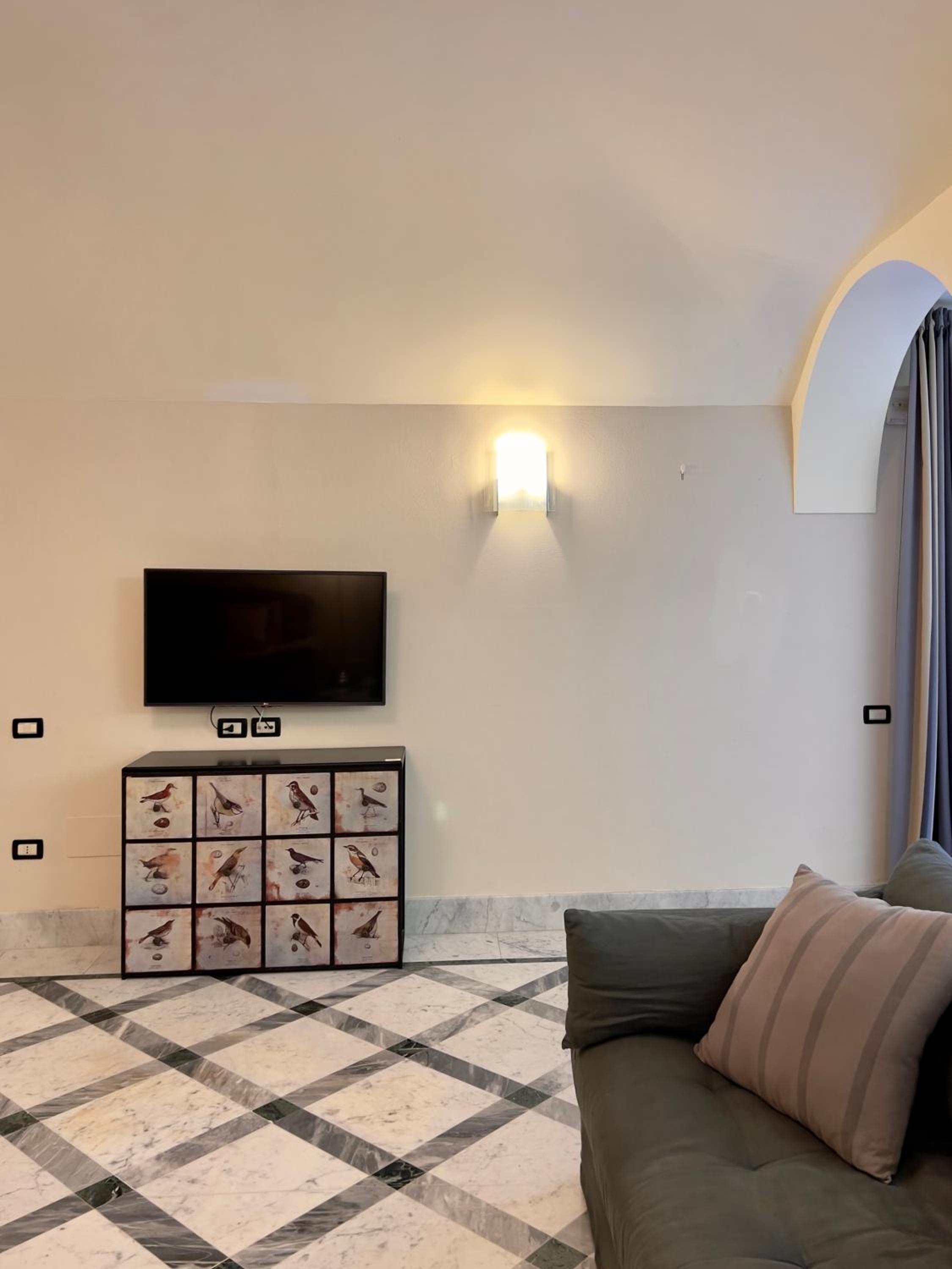 Deluxe Family Room - Photo 5