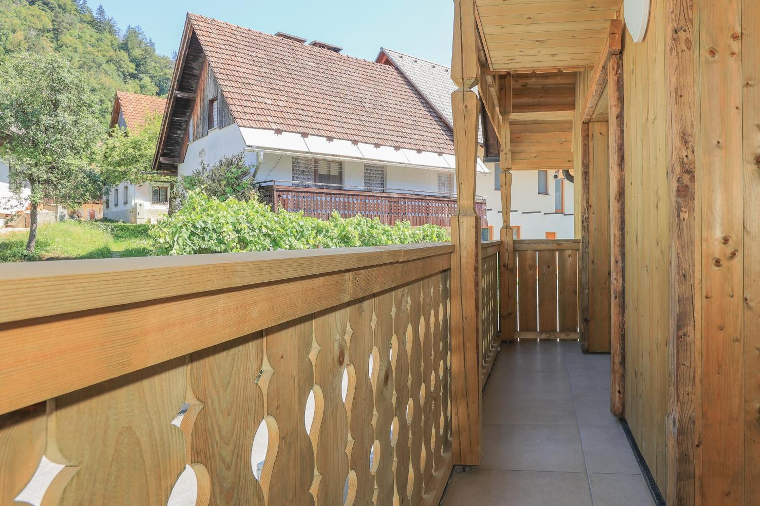 Two-Bedroom Apartment with Balcony photo 3
