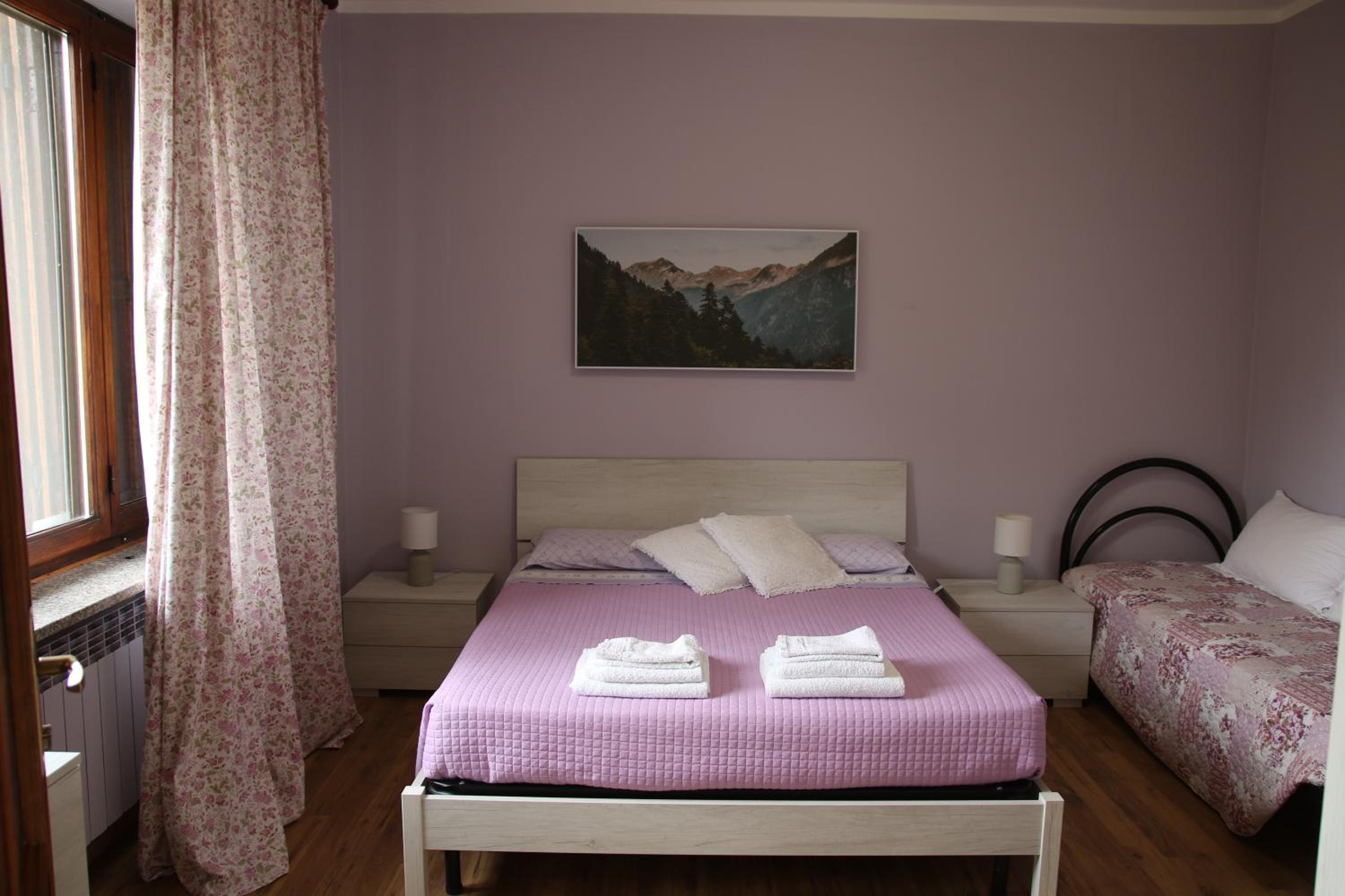Double Room With Shared Bathroom