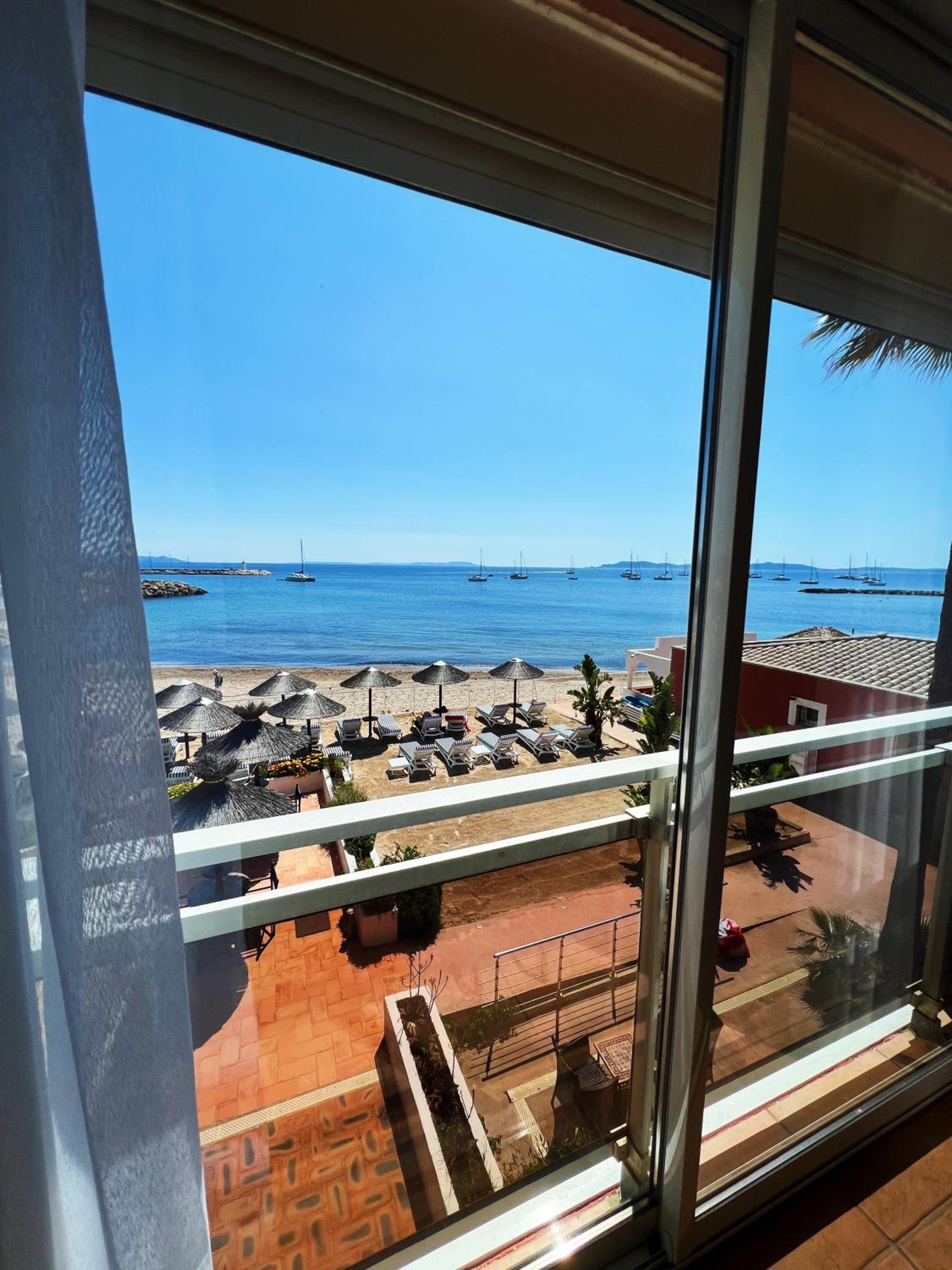 Superior room with sea view photo 2
