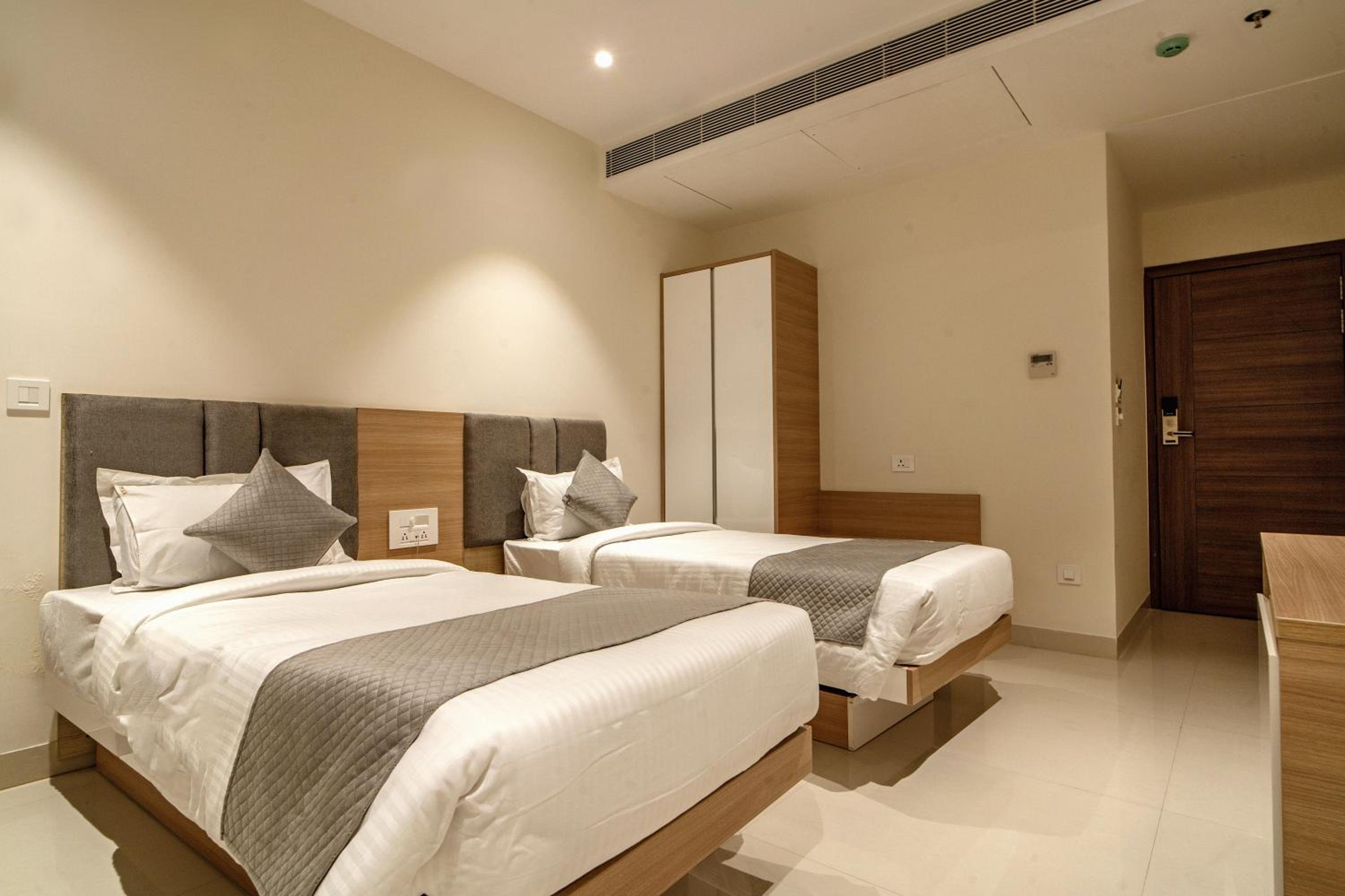 Superior Twin Room photo 3
