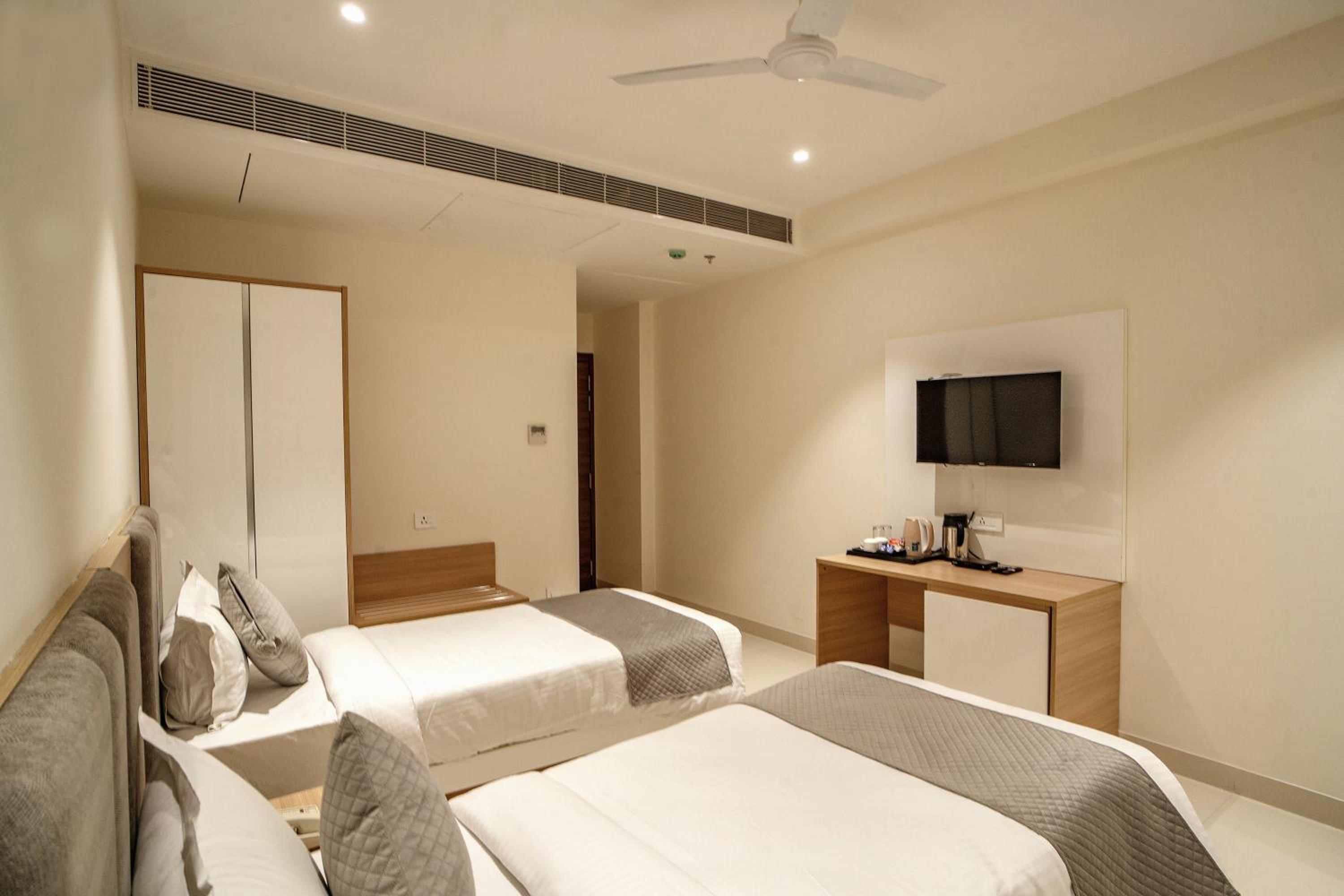 Superior Twin Room photo 3