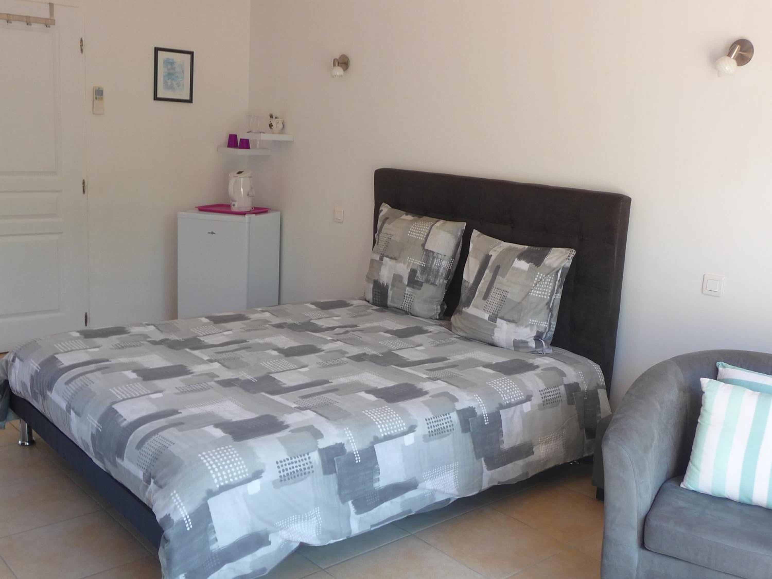Deluxe Double Room with Balcony photo 2