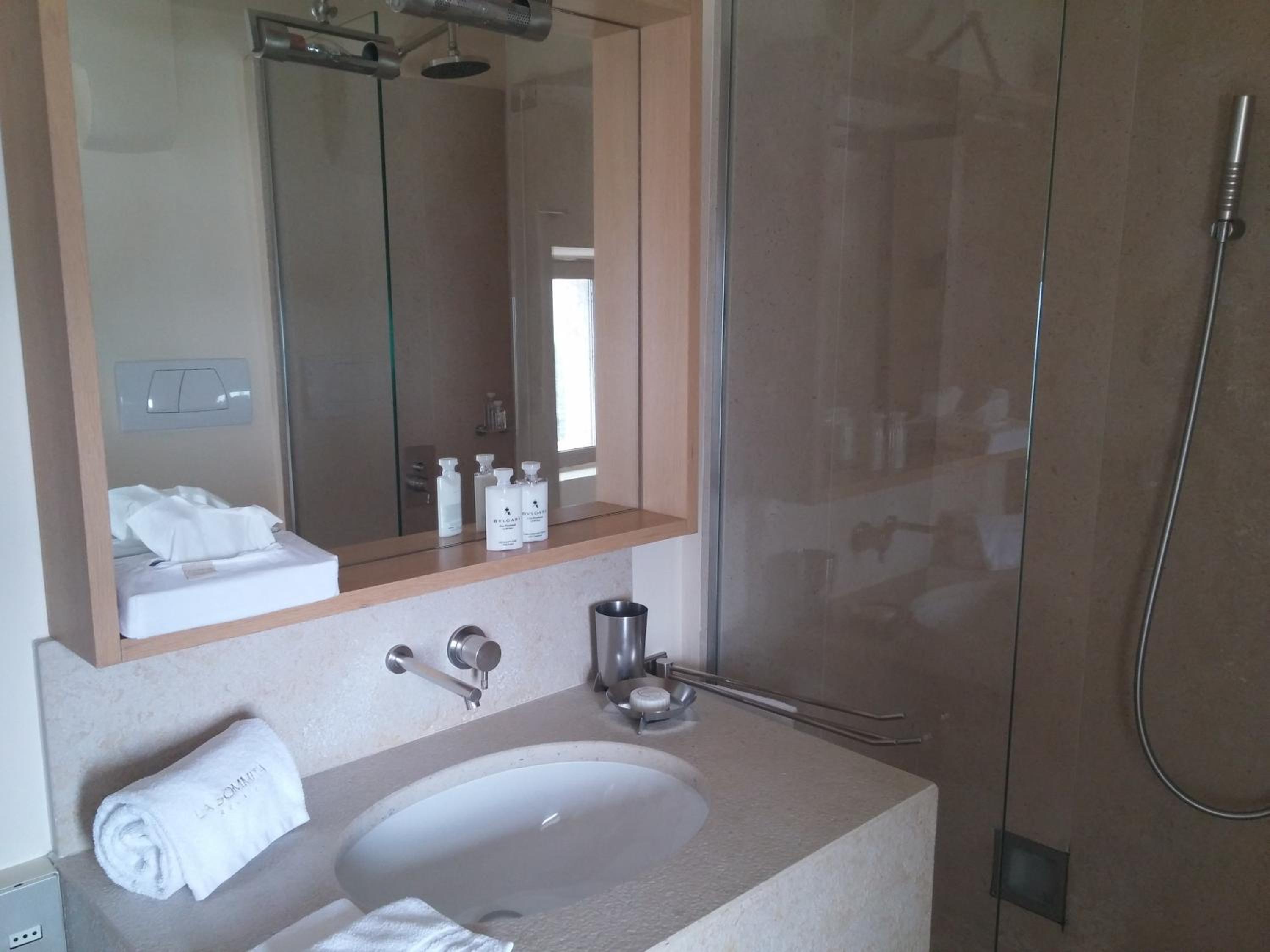 Deluxe Double Room with View - Photo 6