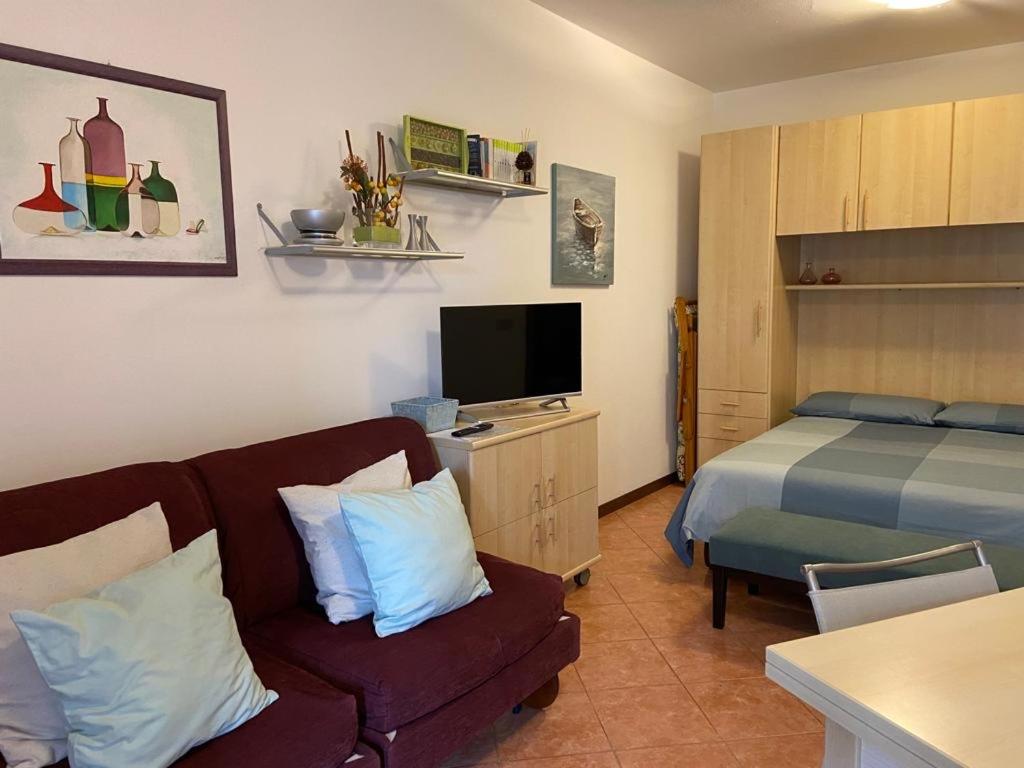 Studio Apartment - Photo 9