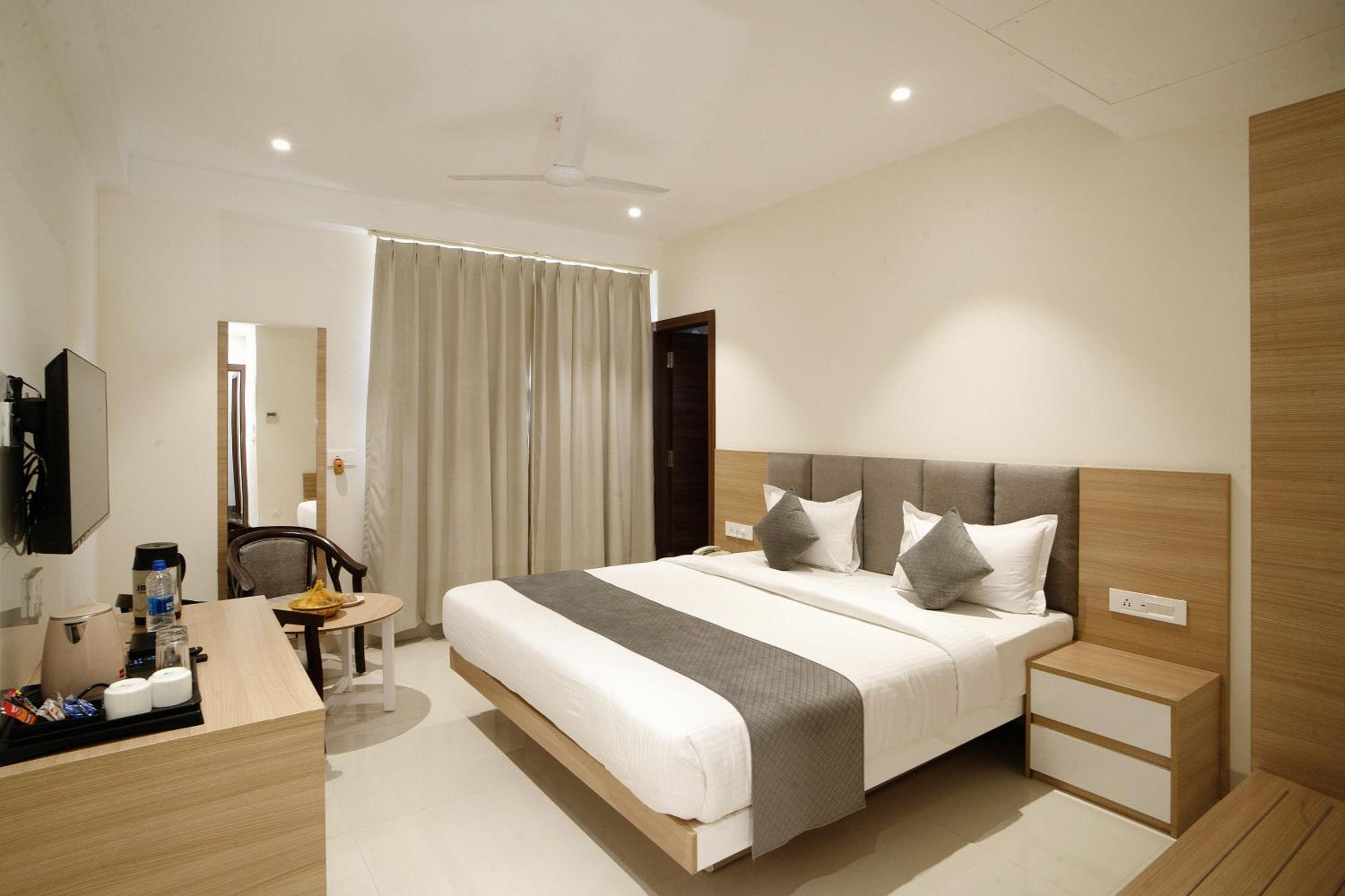 Deluxe Double Room photo 3
