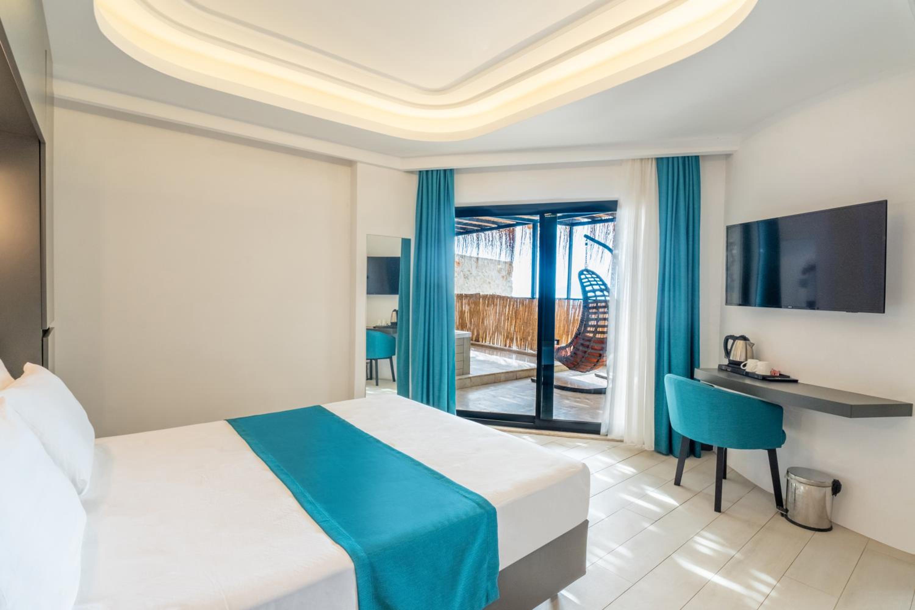 Family Room with Sea View - Photo 11