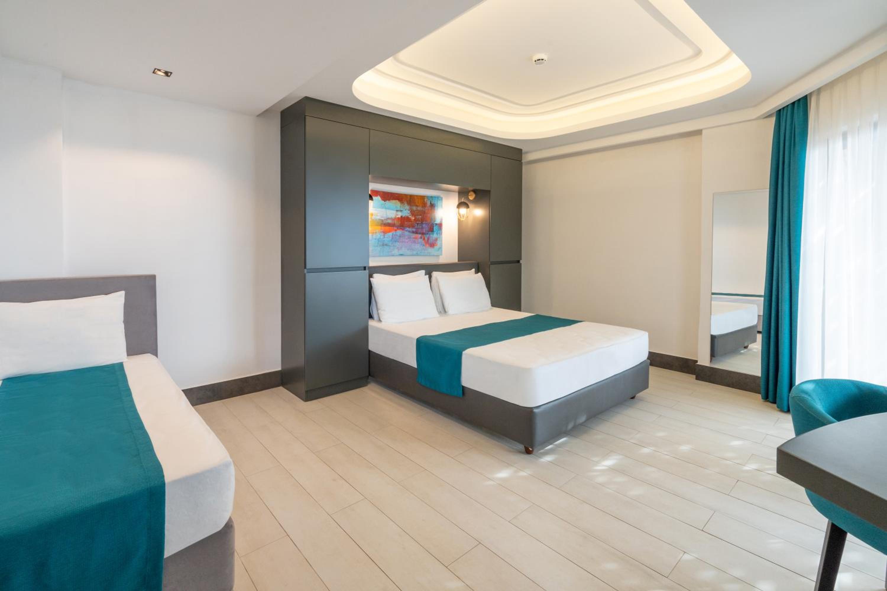 Family Room with Sea View - Photo 15