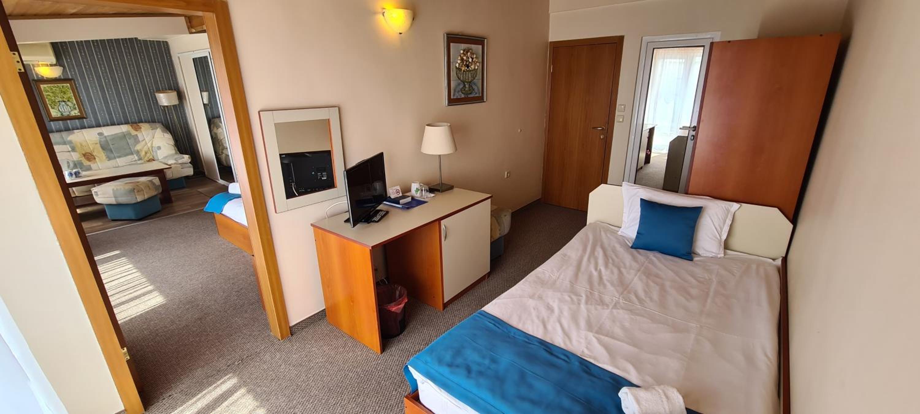 Family Room with Sea View - Photo 5