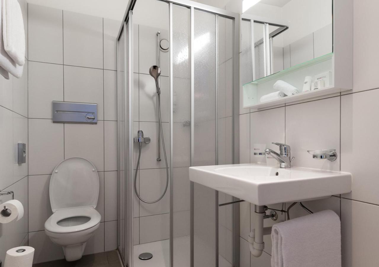 Standard Double Room - Photo 4