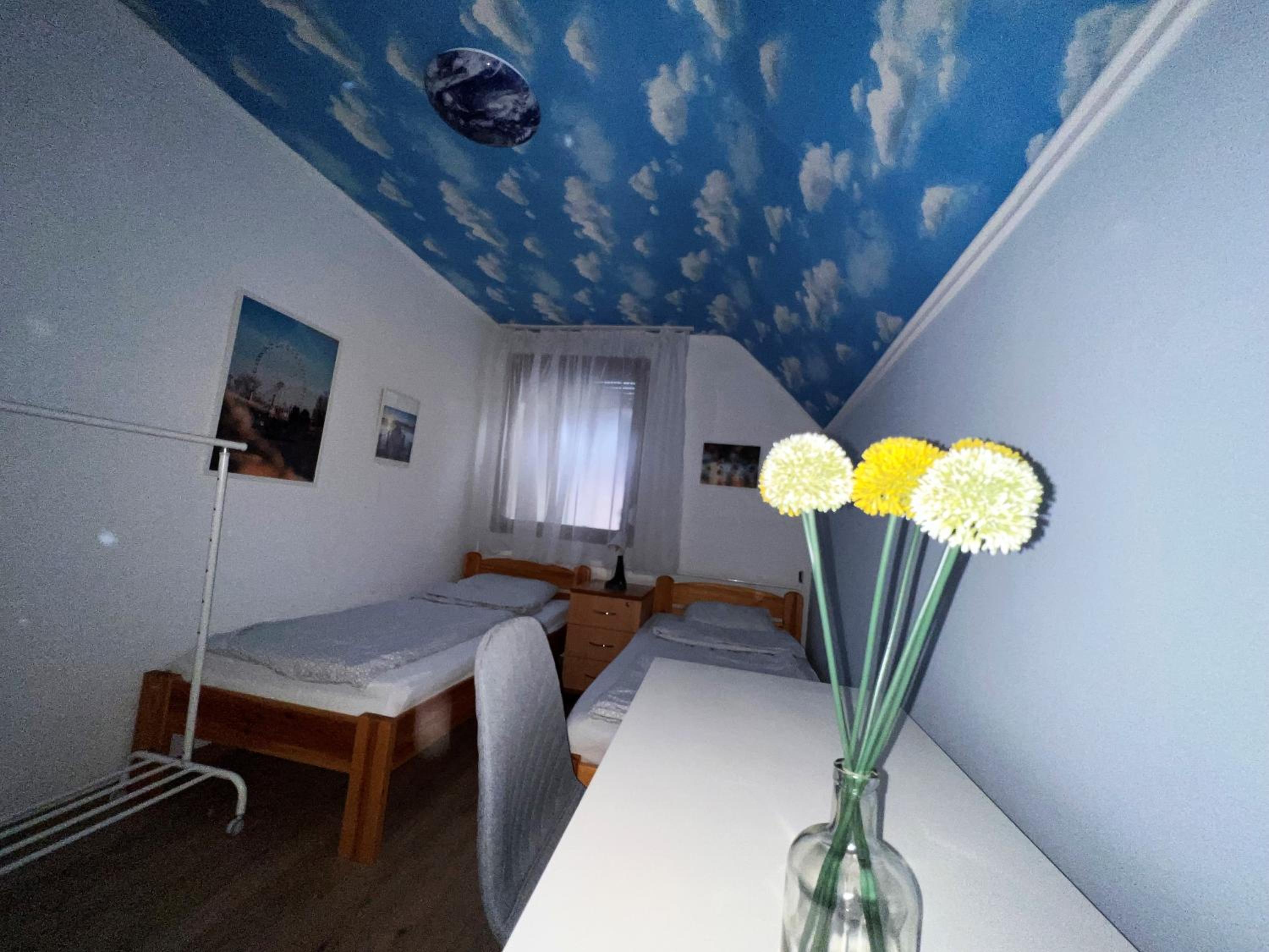 Apartment with Balcony photo 3
