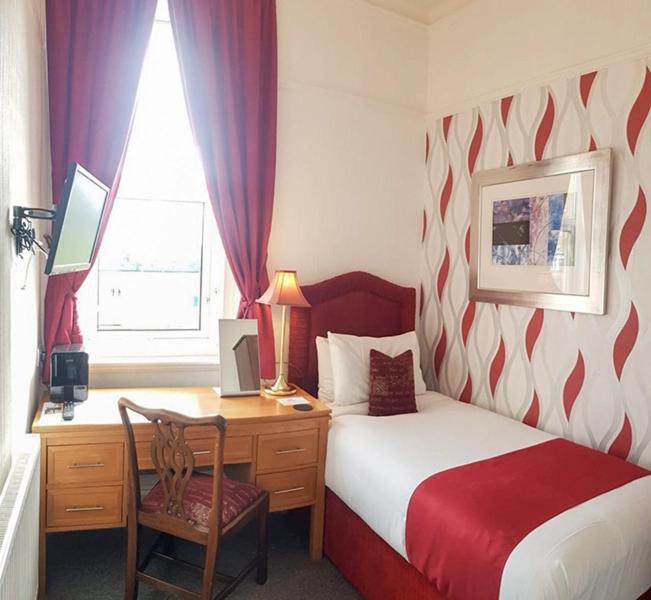 Single Room with Private Bathroom photo 1