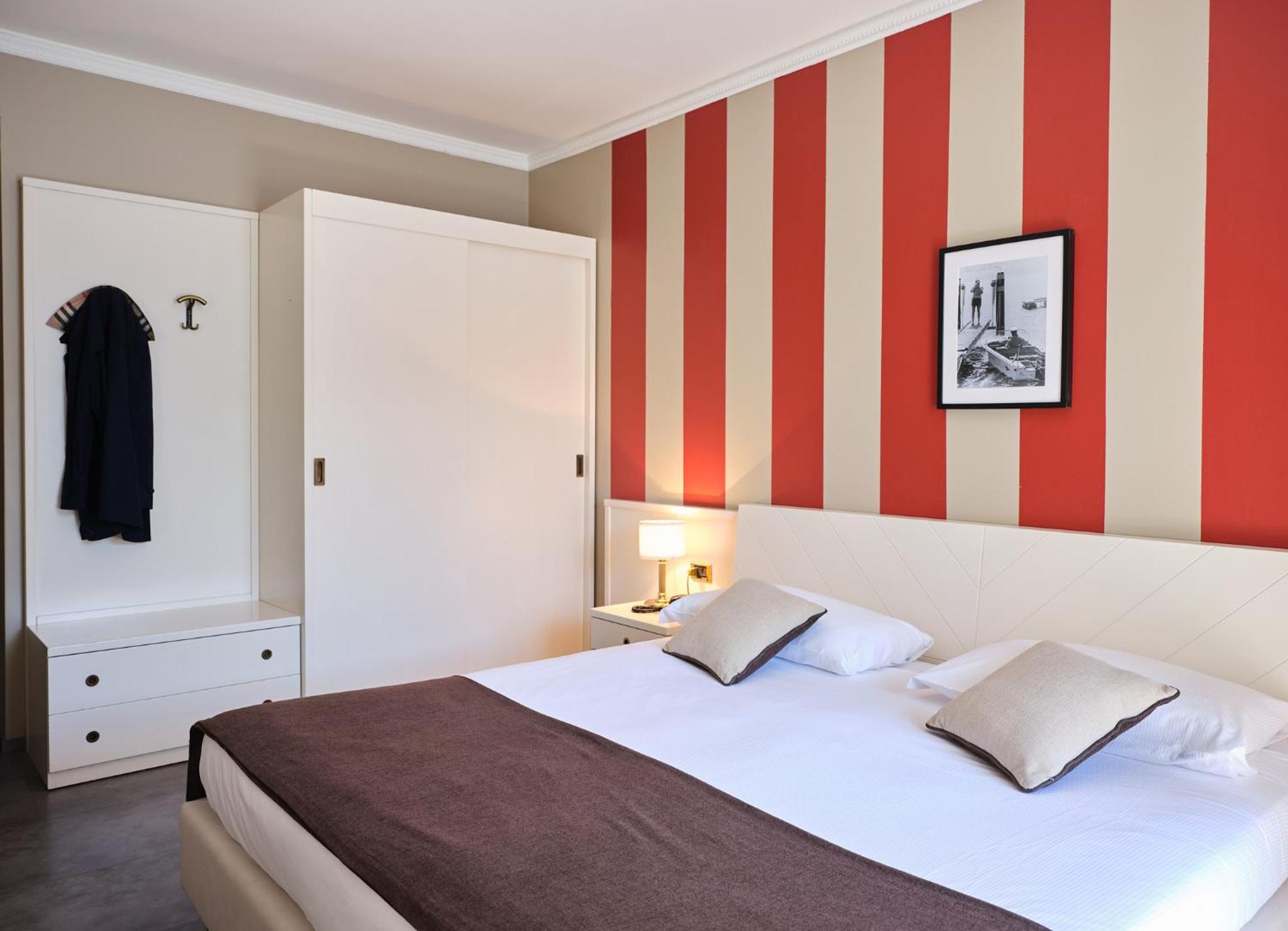 Standard Double or Twin Room with Balcony - Photo 2