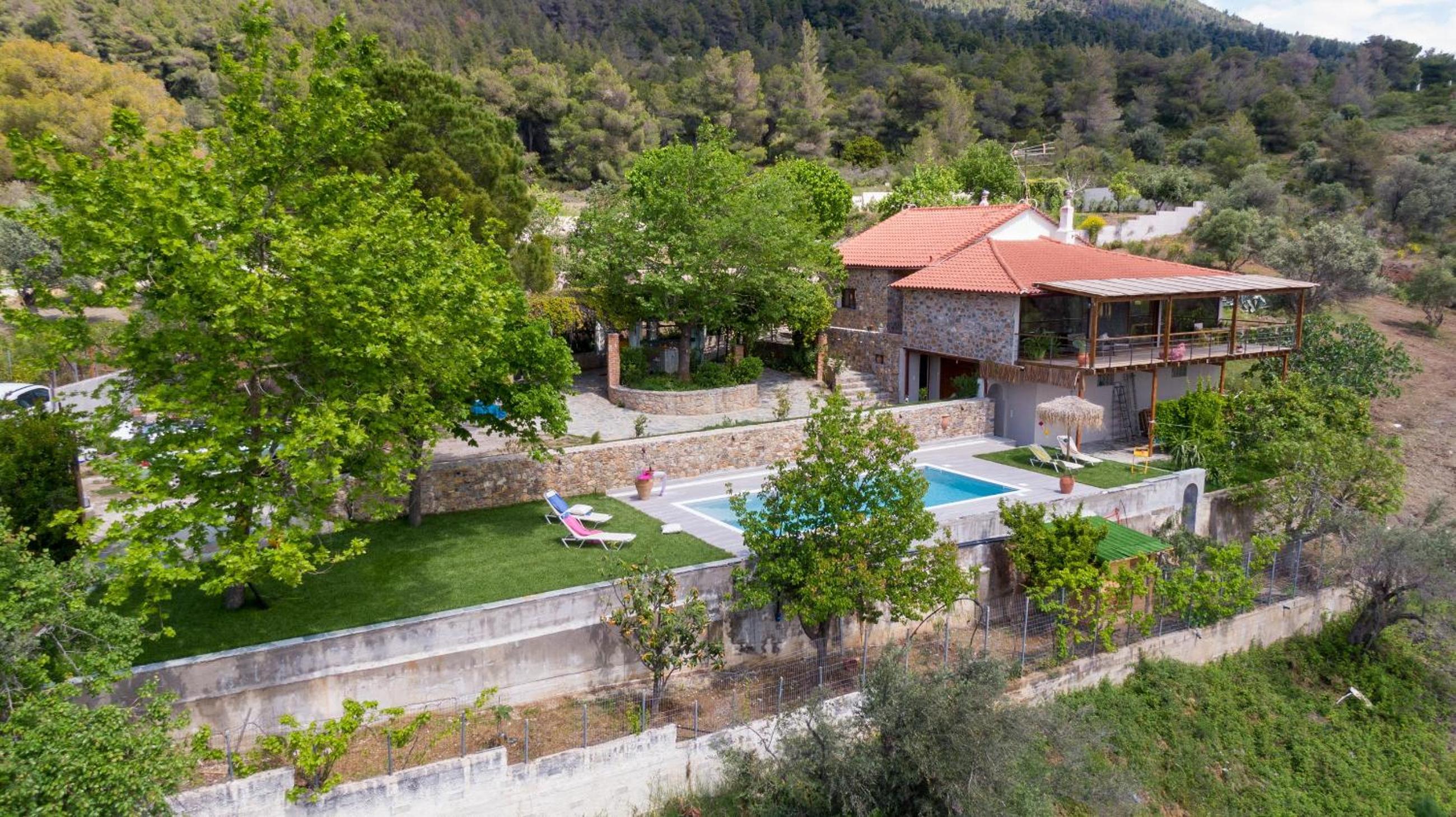 Three-Bedroom Villa photo 2