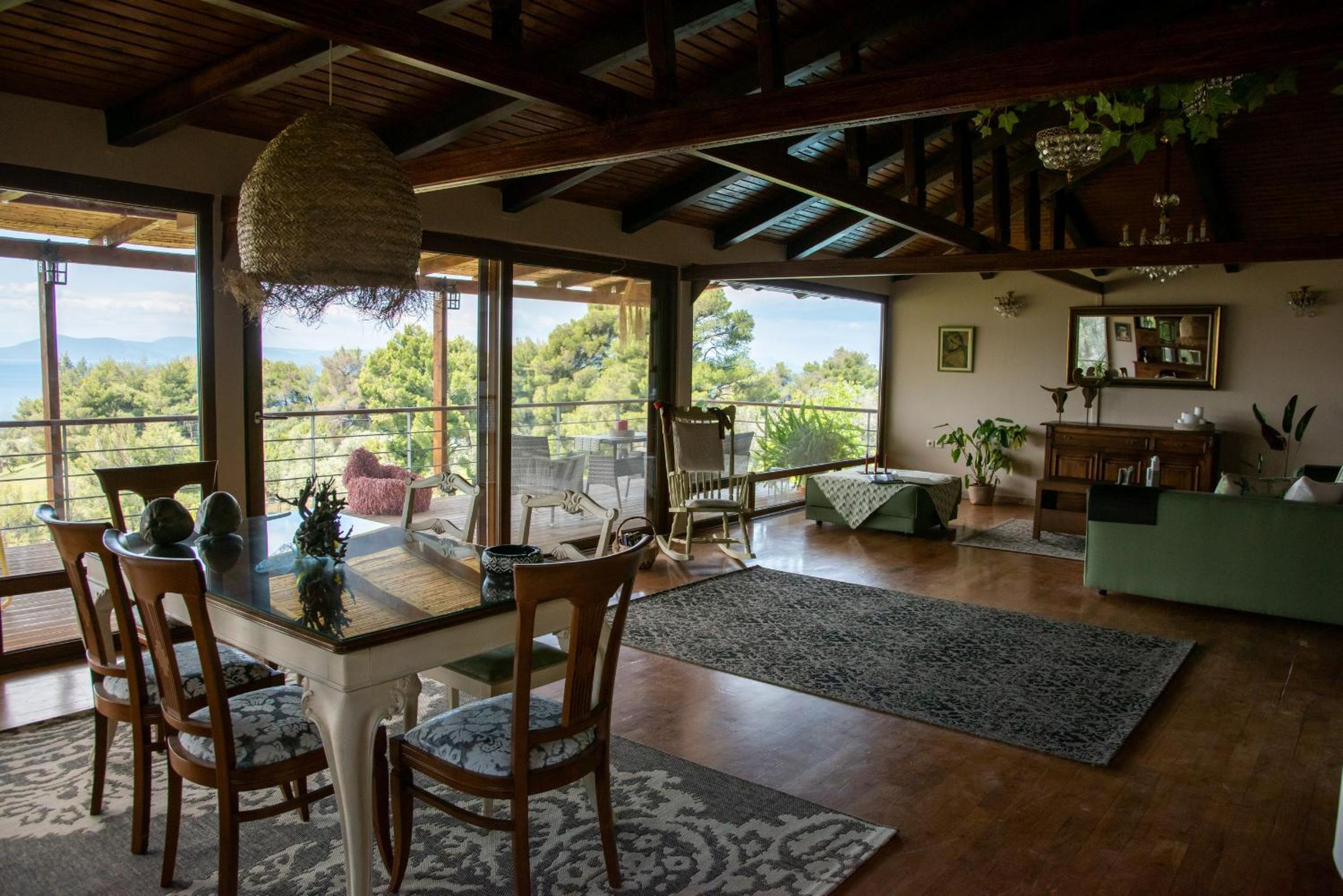 Three-Bedroom Villa photo 1