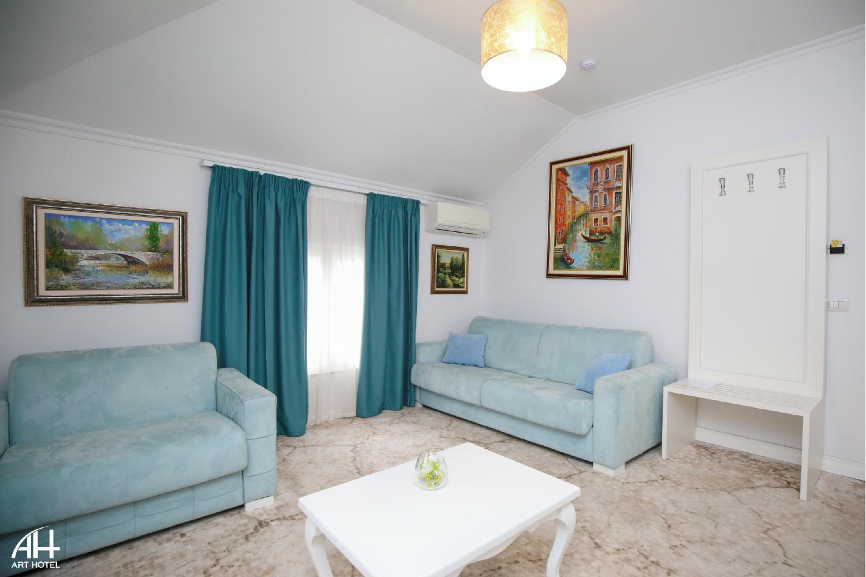 Suite with Balcony photo 2