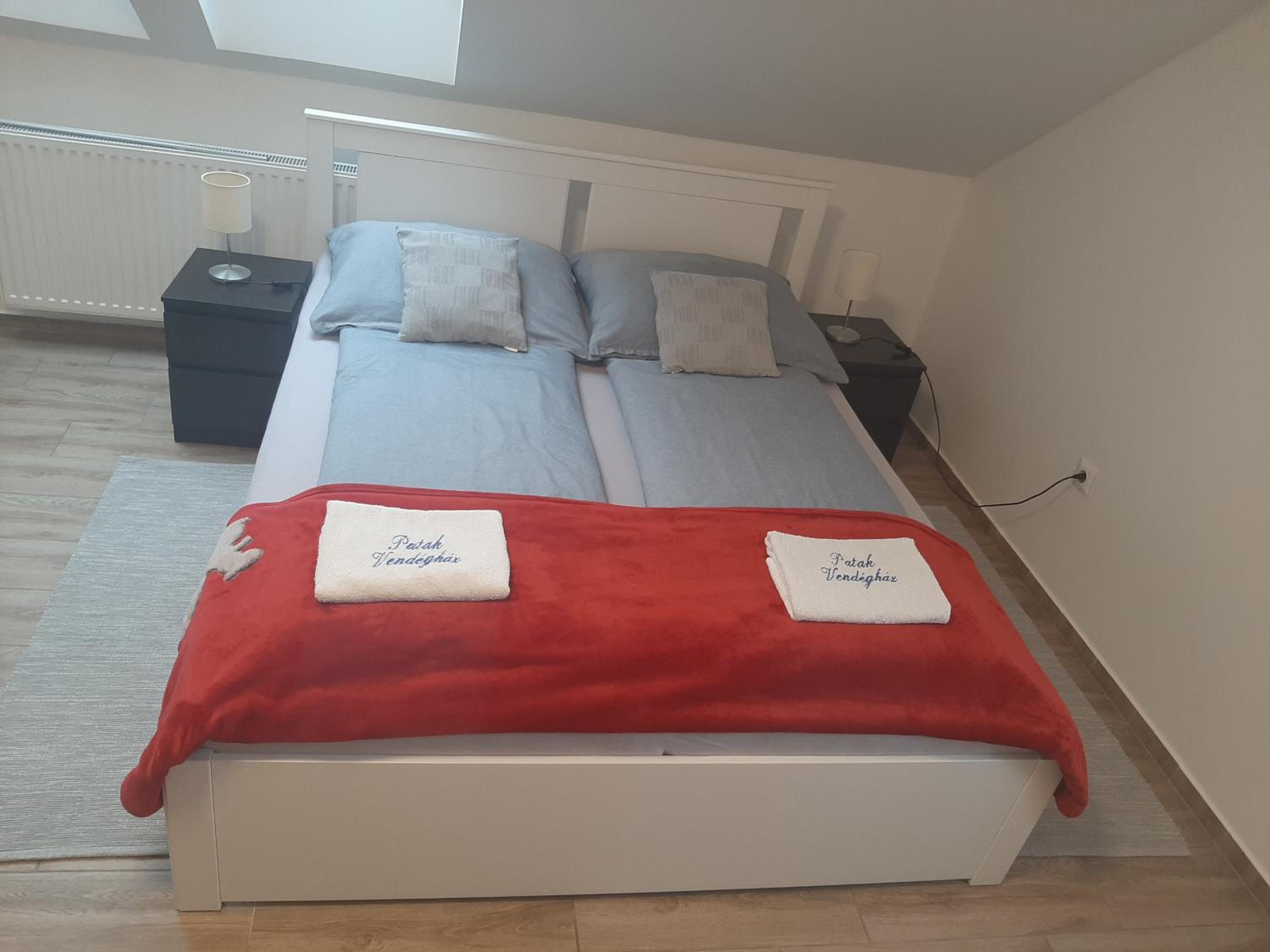 Double Room with Private Bathroom - Photo 9