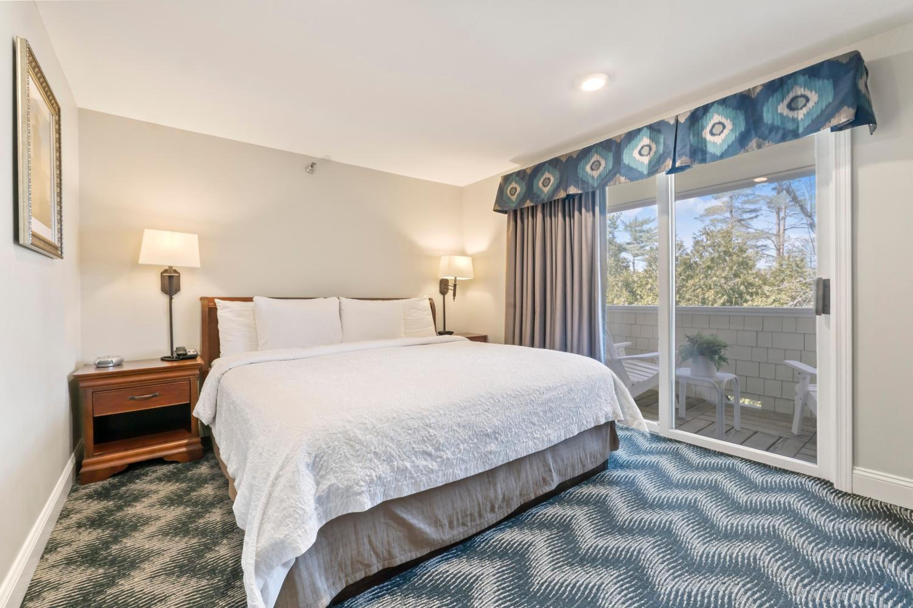 One-Bedroom King Suite photo 2